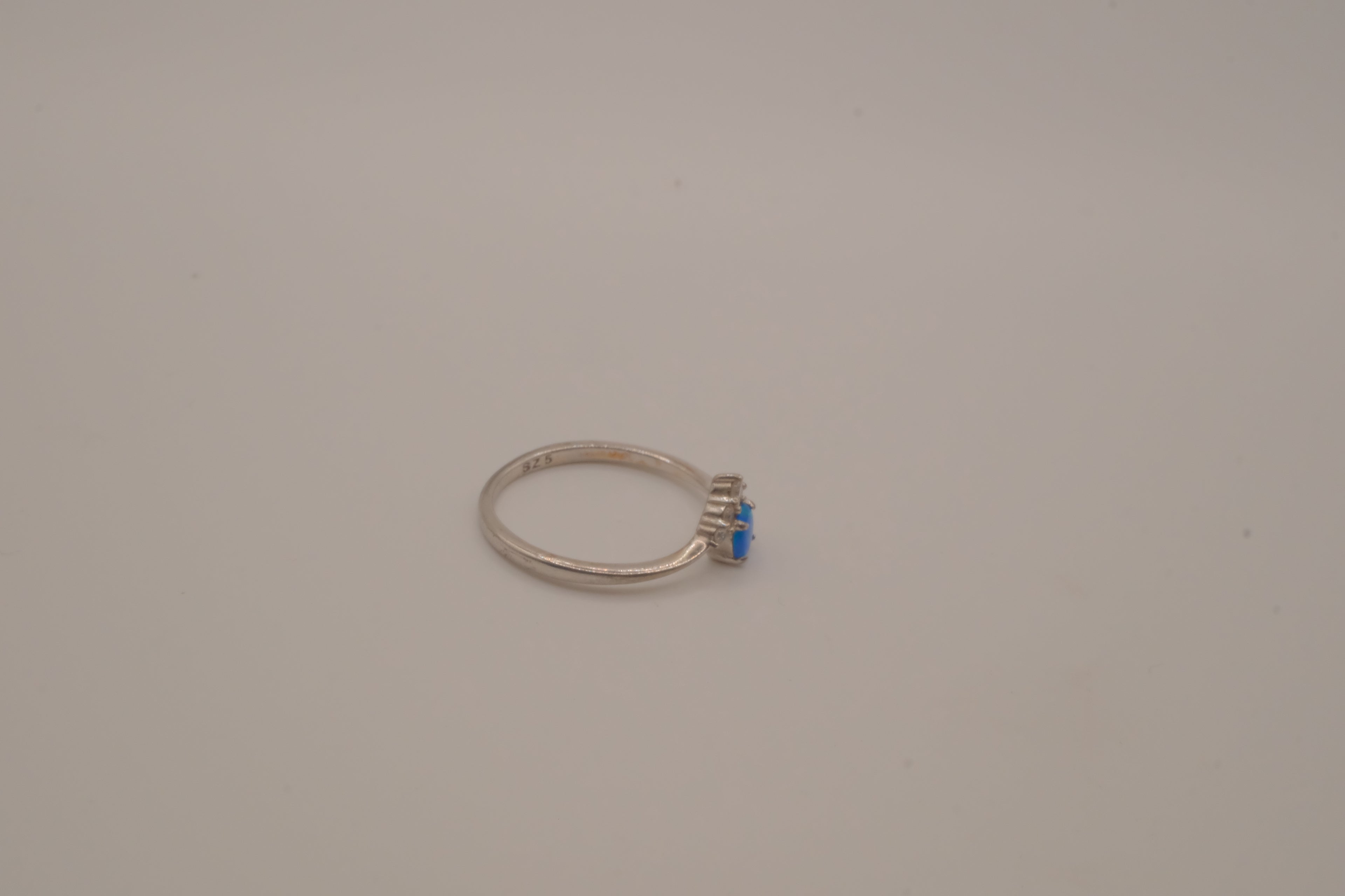 Dainty V-shape sterling silver ring with Opal stone