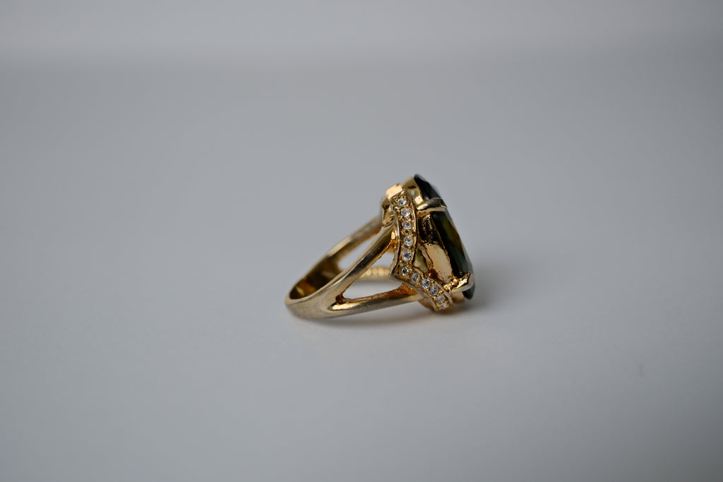 Vintage Oval Cut Ivy Green Ring&nbsp;