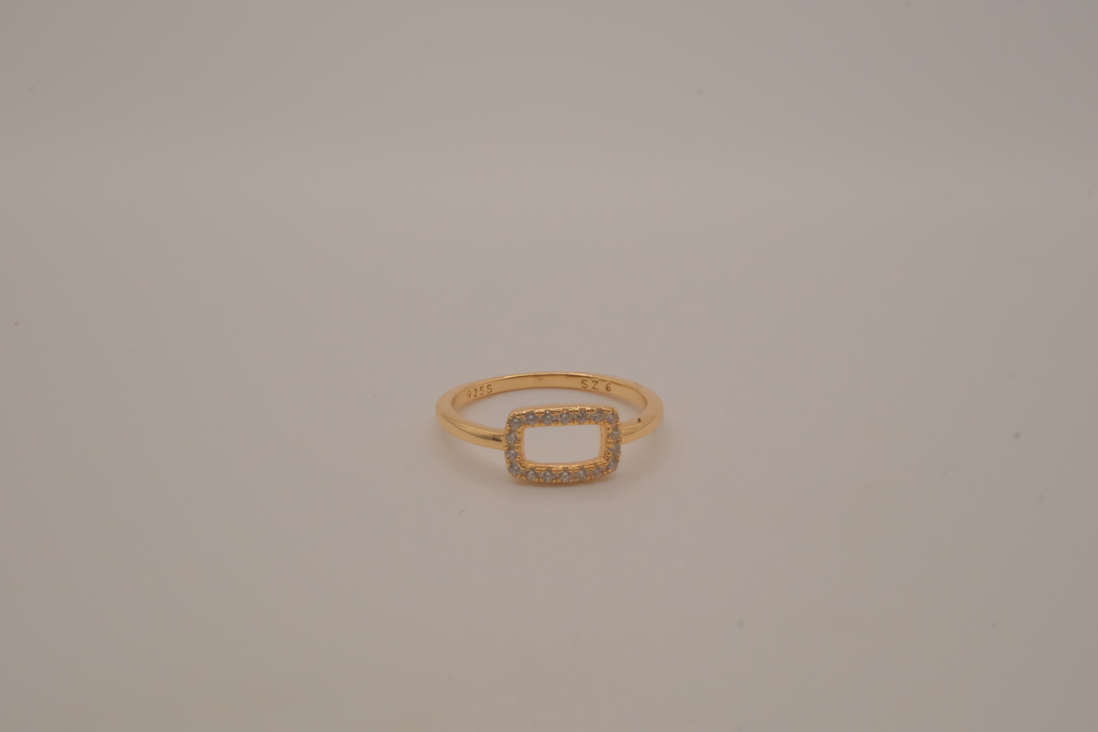 Gold-plated 925 sterling silver geometric open rectangle halo ring