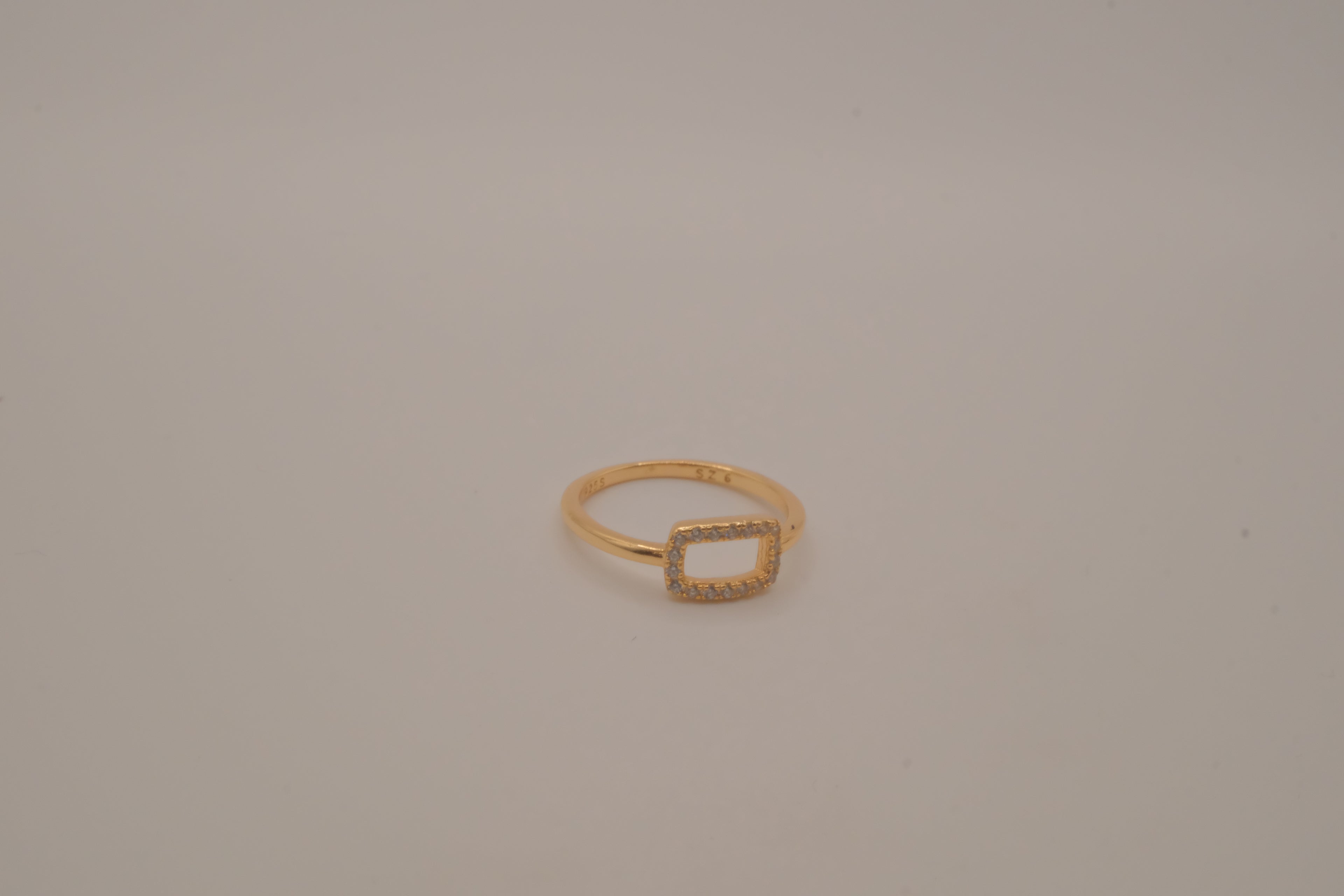 Gold-plated 925 sterling silver geometric open rectangle halo ring