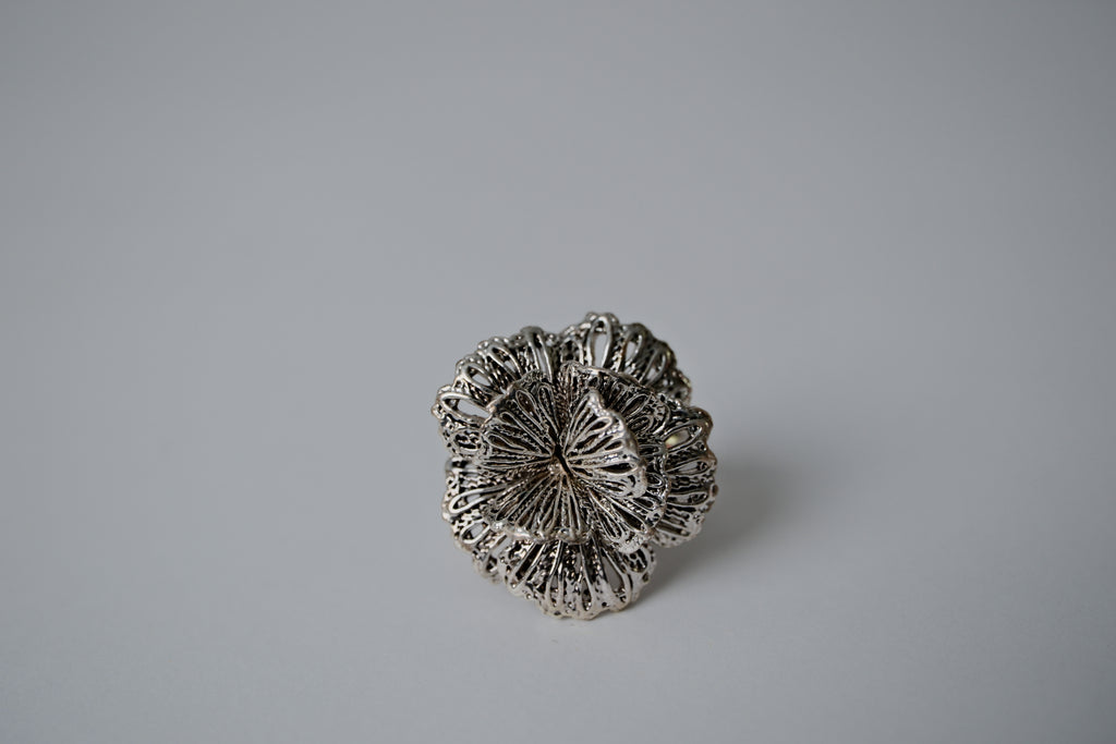Vintage Stella &amp; Dot Flower Ring