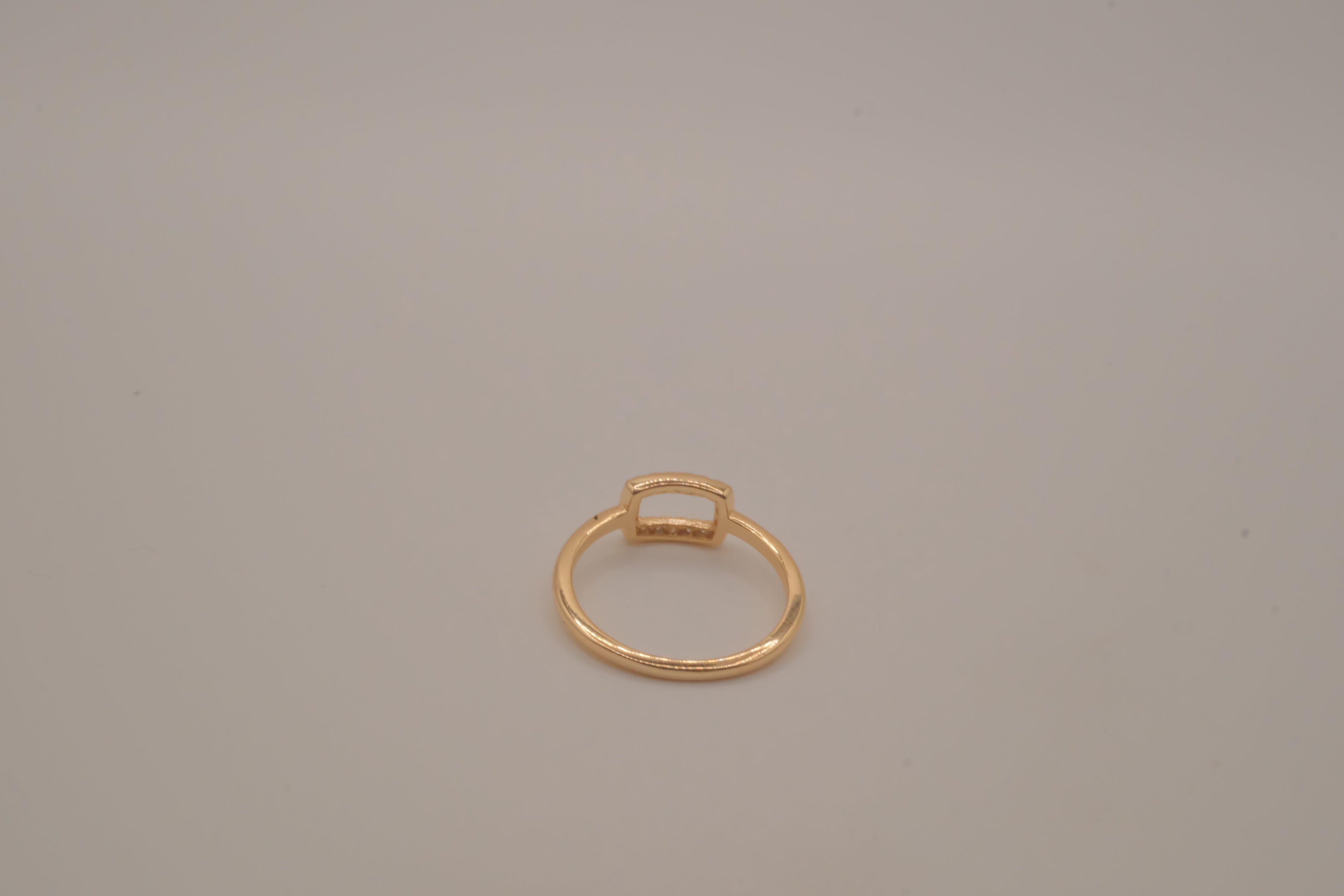 Gold-plated 925 sterling silver geometric open rectangle halo ring