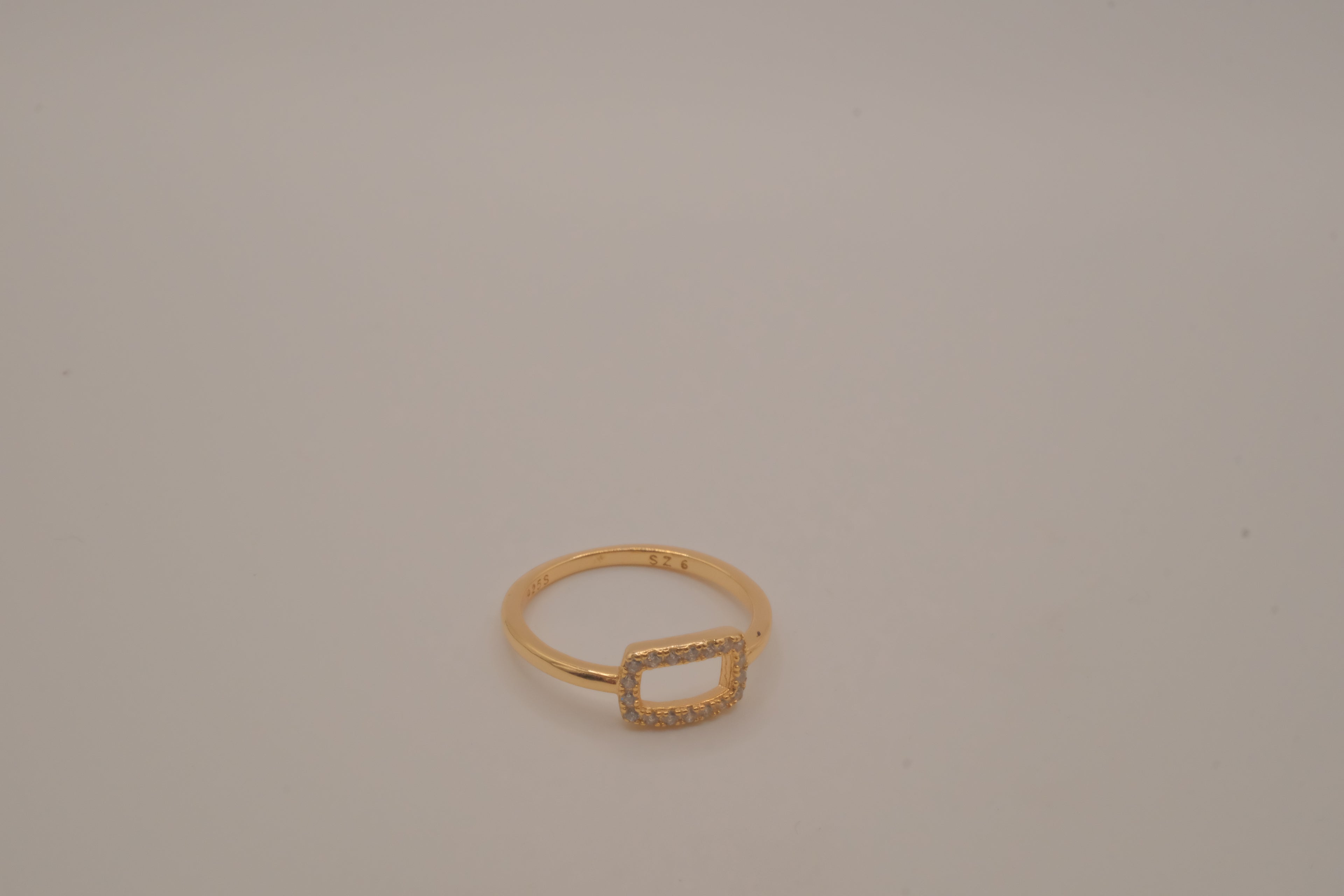 Gold-plated 925 sterling silver geometric open rectangle halo ring