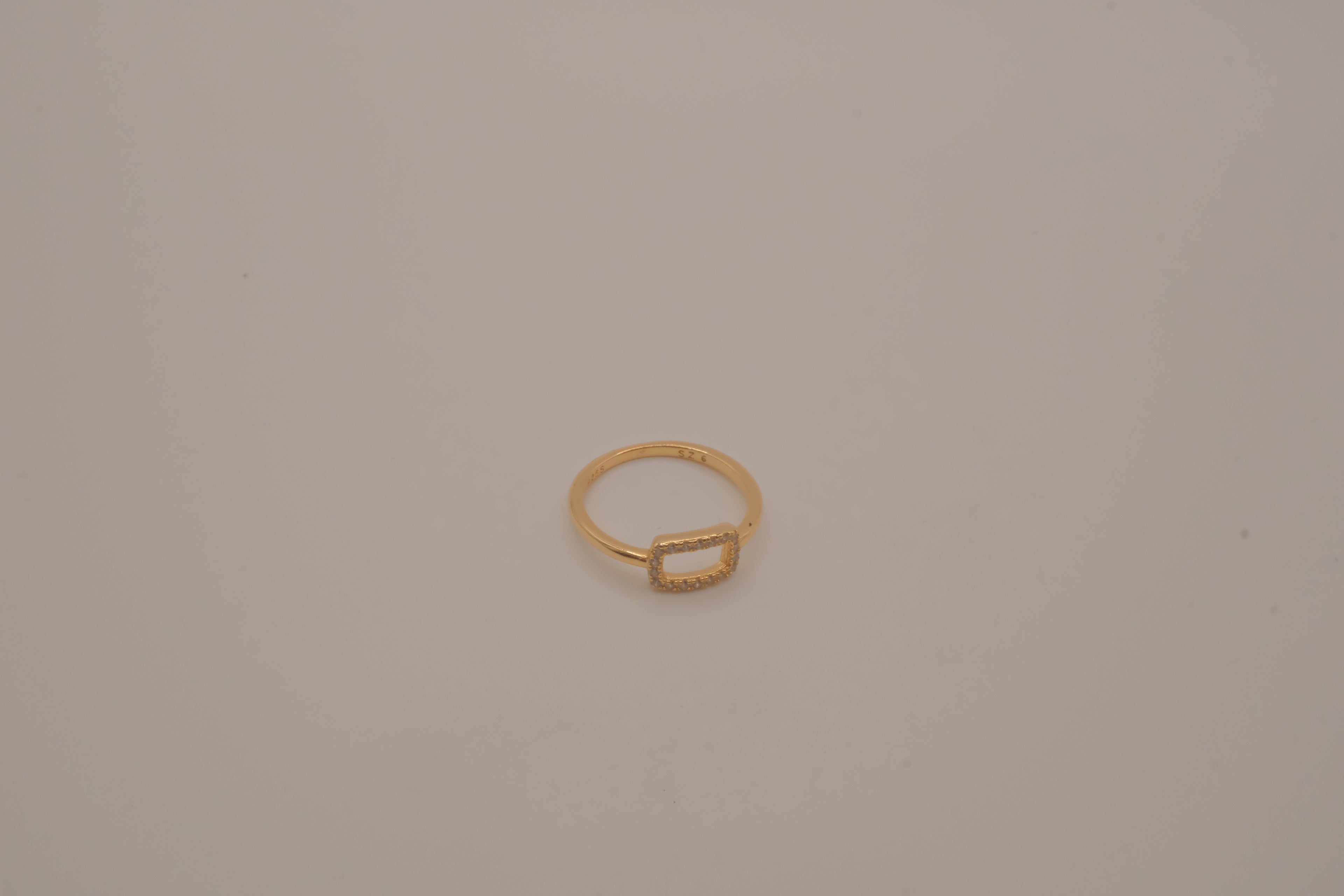 Gold-plated 925 sterling silver geometric open rectangle halo ring