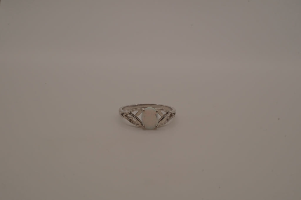 Sterling silver Celtic knot ring