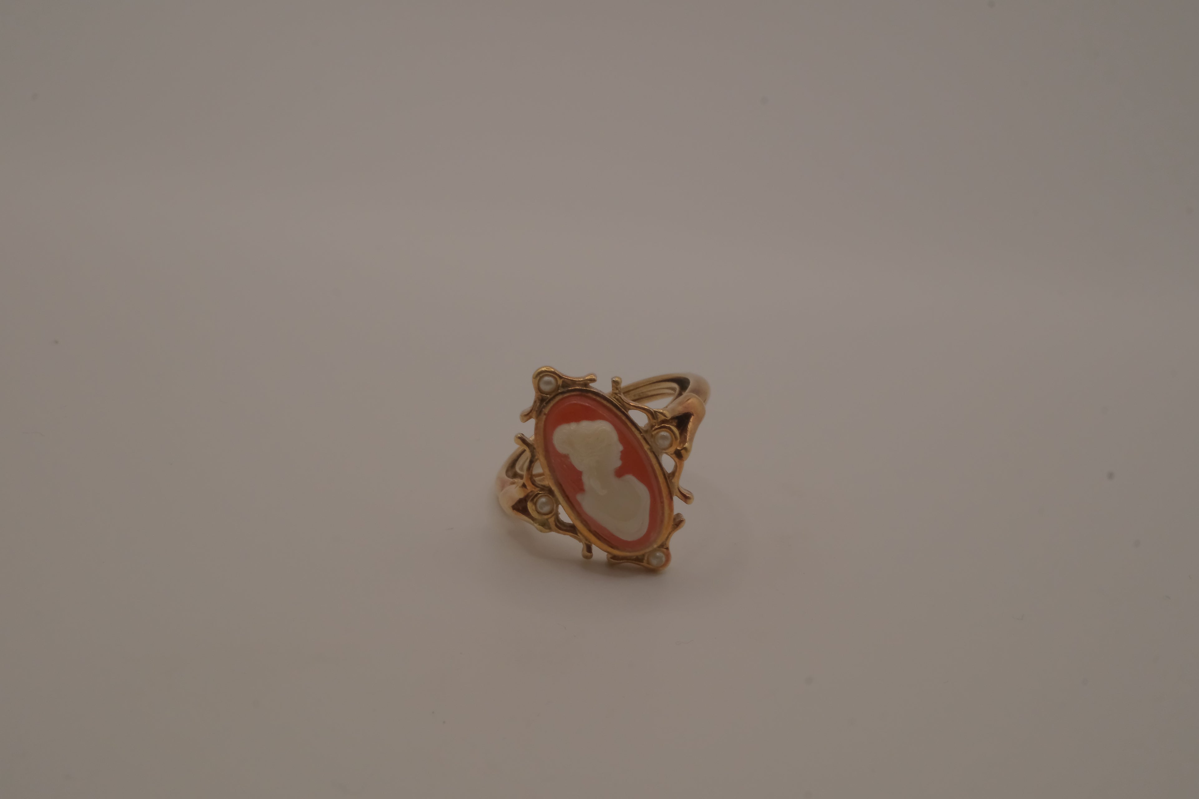 Vintage Avon Cameo ring