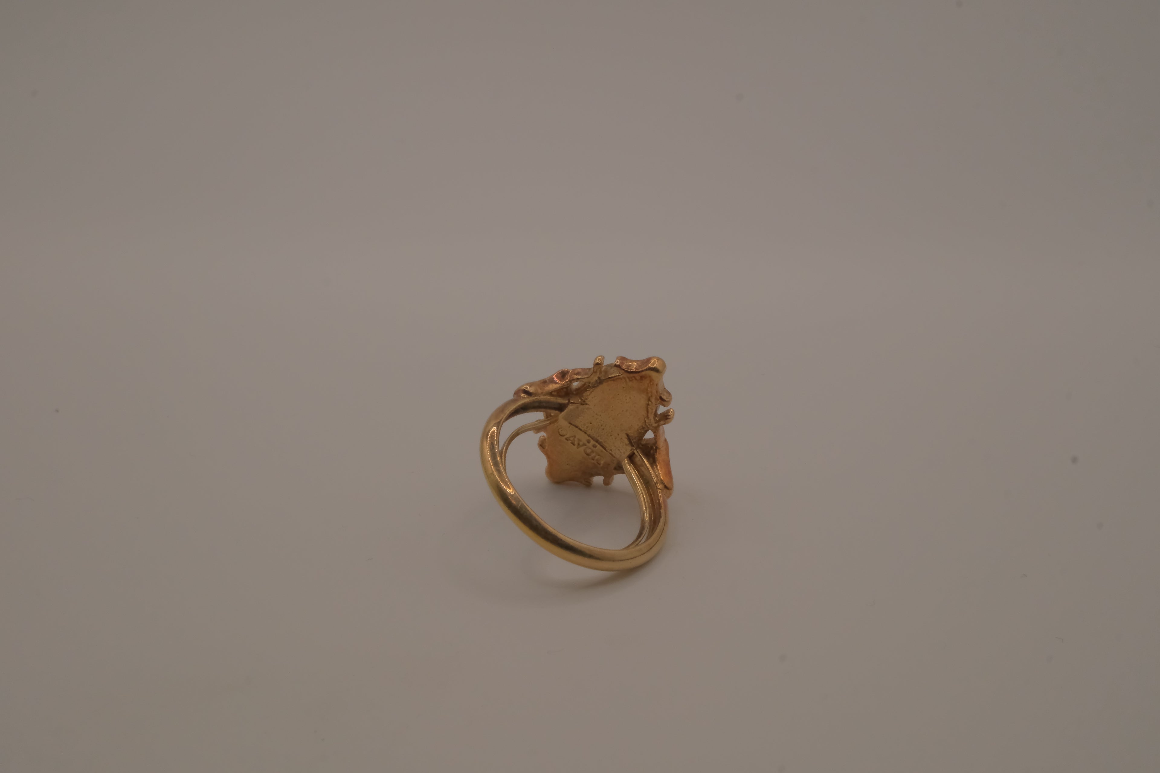 Vintage Avon Cameo ring