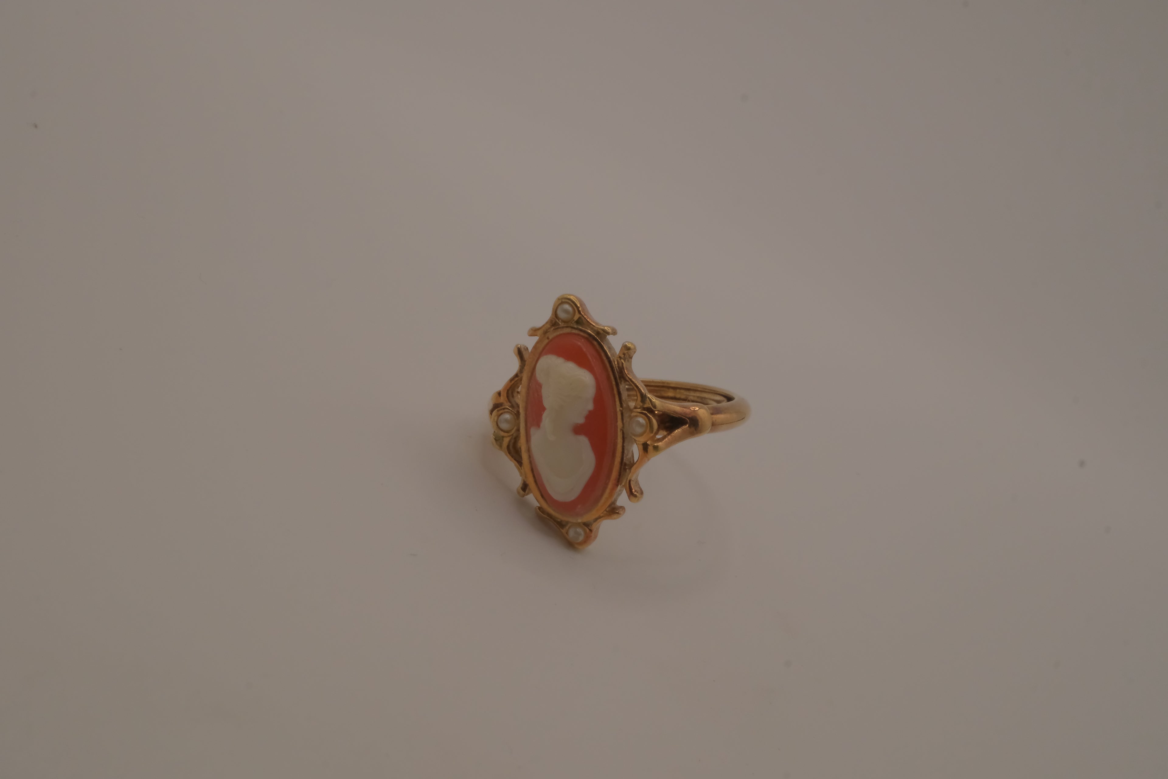 Vintage Avon Cameo ring