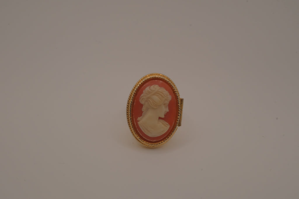 Vintage 1970s Avon Cameo Perfume Glace Locket Ring