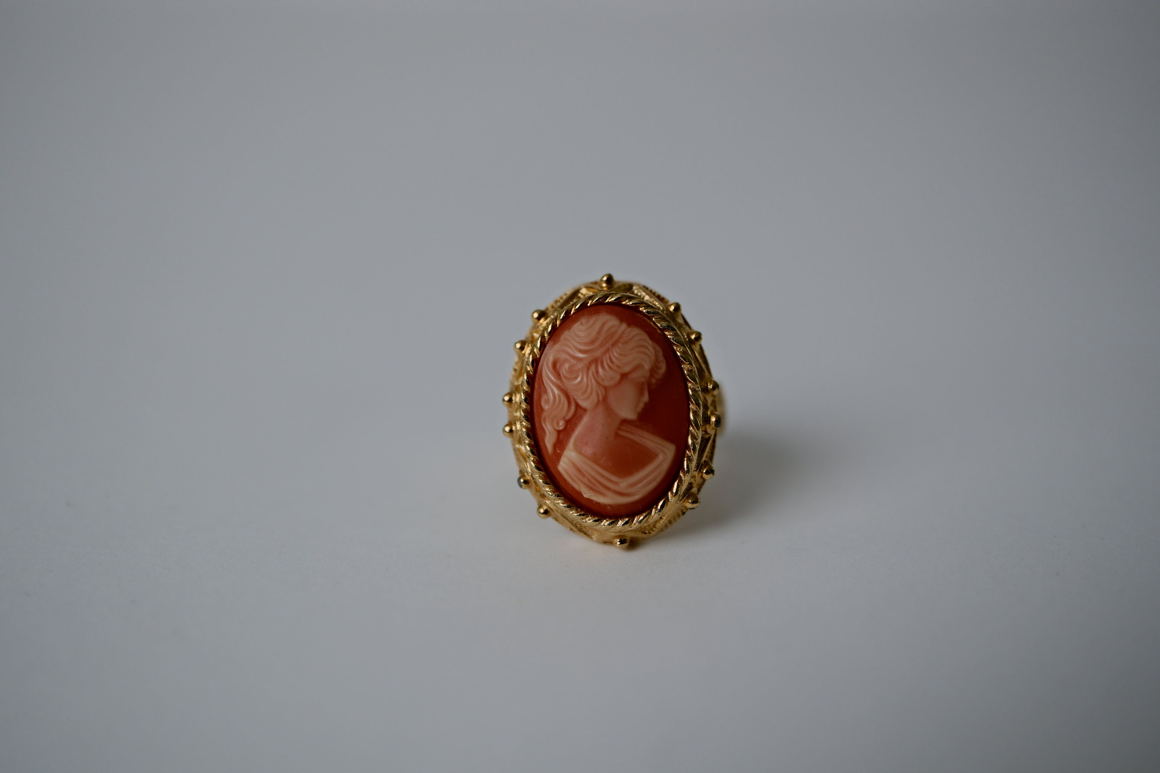 Vintage Sarah Cov Cameo Portrait Ring