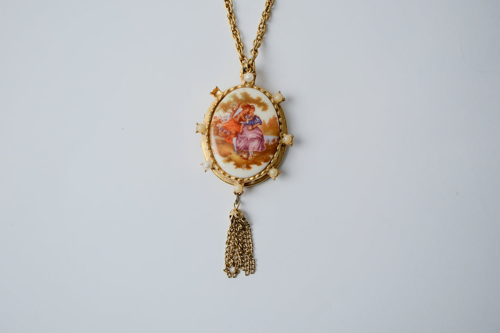 Vintage Courting Couple Locket Necklace