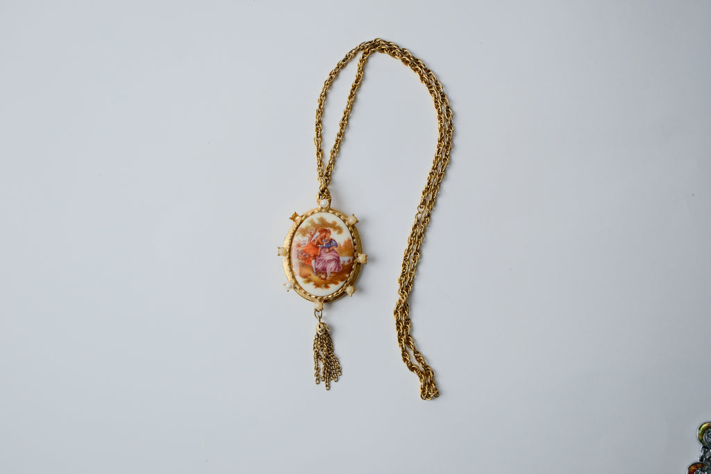 Vintage Courting Couple Locket Necklace