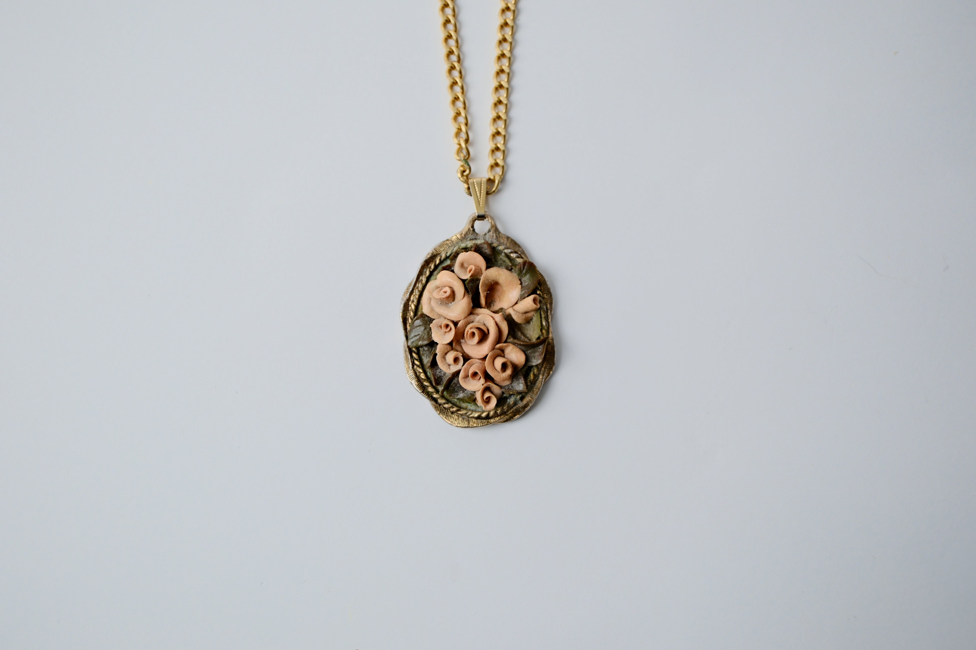 Vintage Gold Rose Boquet Necklace