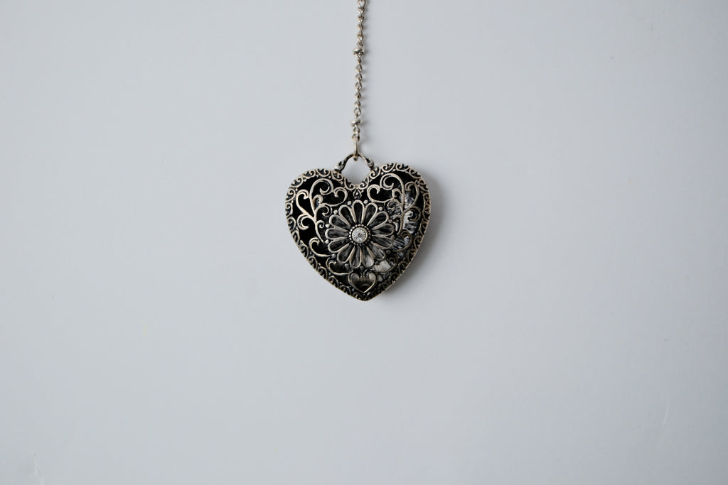 Vintage Silver Heart Y Necklace