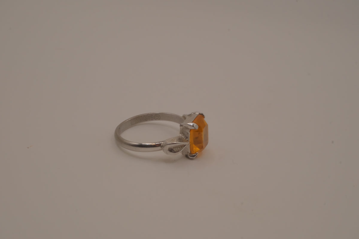 Vintage Sarah Coventry orange citrine stone ring