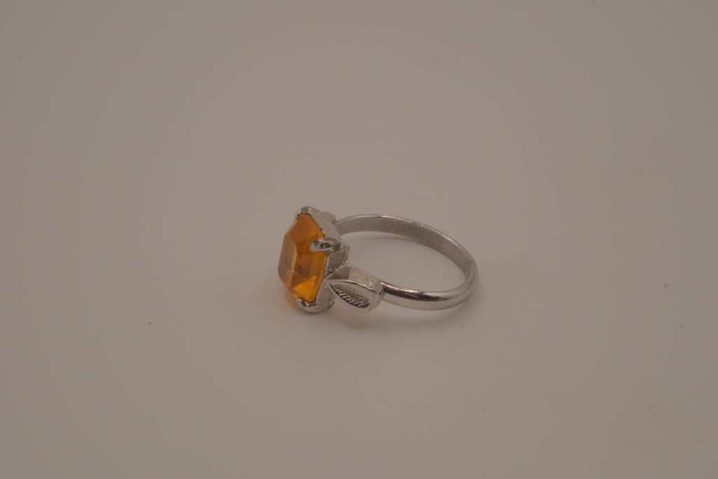 Vintage Sarah Coventry orange citrine stone ring