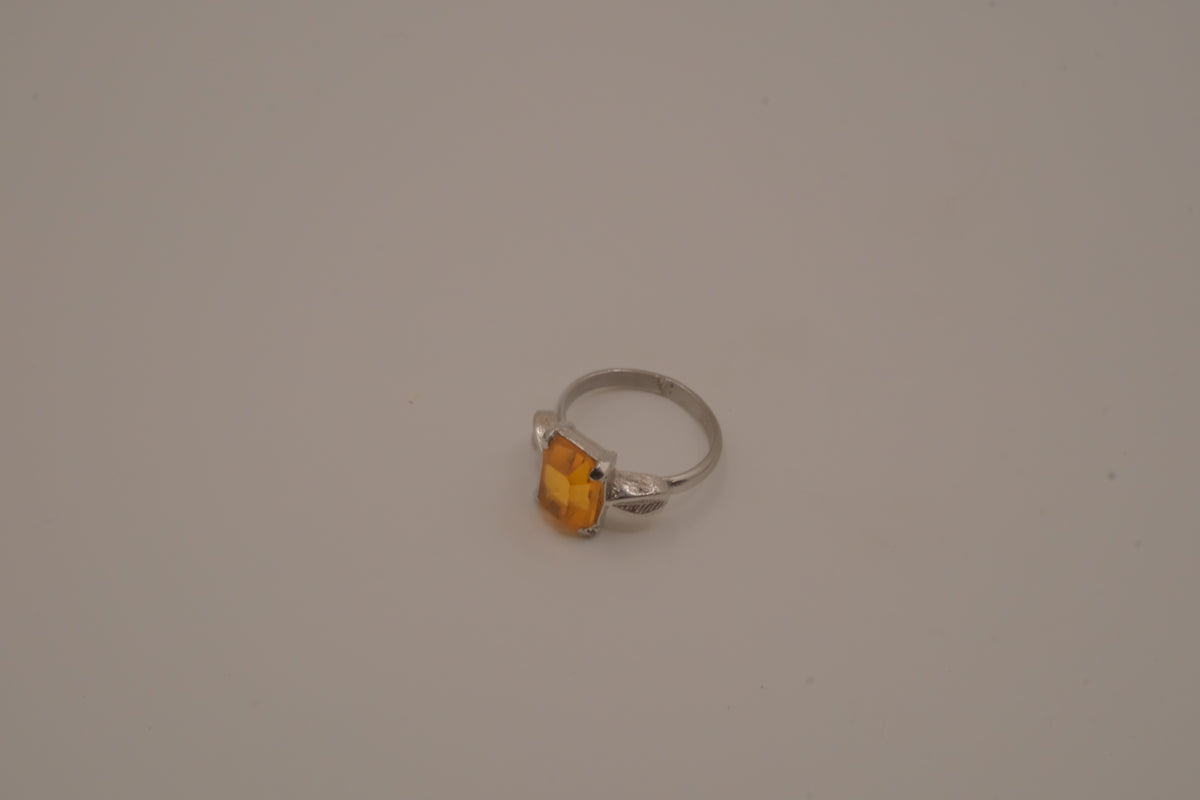 Vintage Sarah Coventry orange citrine stone ring