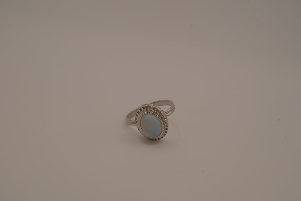 Sarah Coventry blue cabochon ring