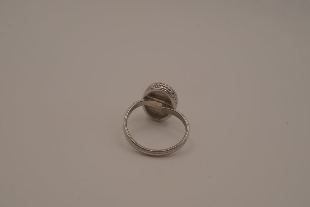 Sarah Coventry blue cabochon ring