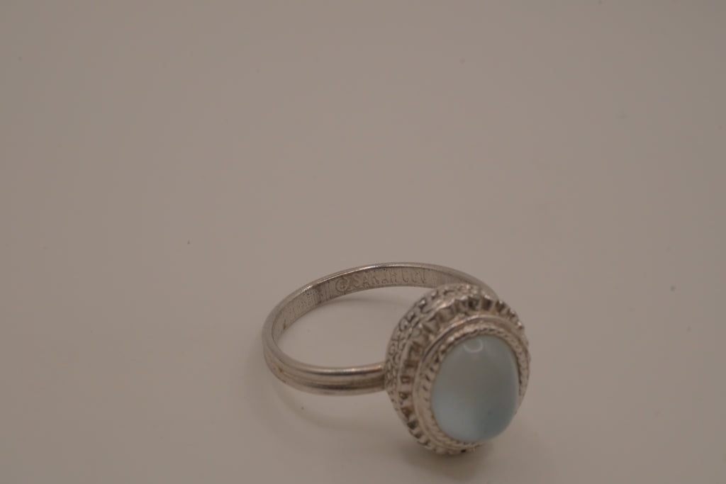 Sarah Coventry blue cabochon ring