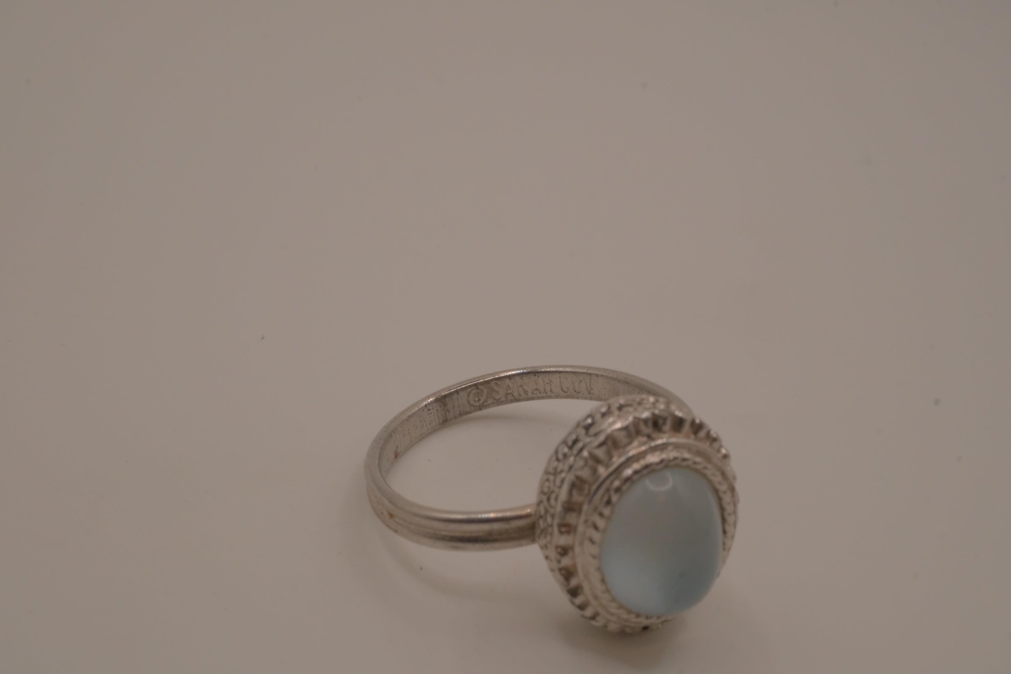 Sarah Coventry blue cabochon ring