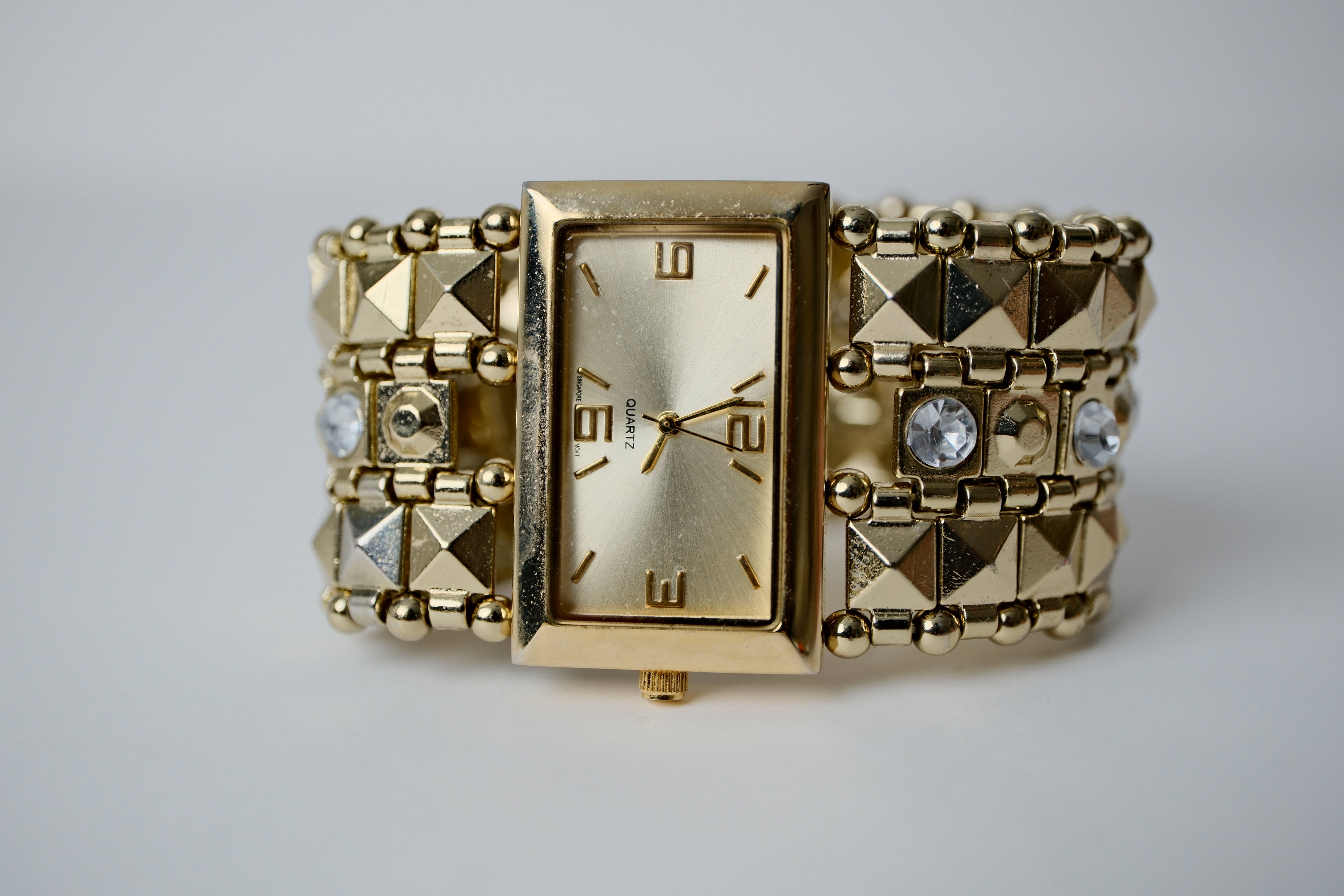 Vintage Wide Gold Stretchy Watch