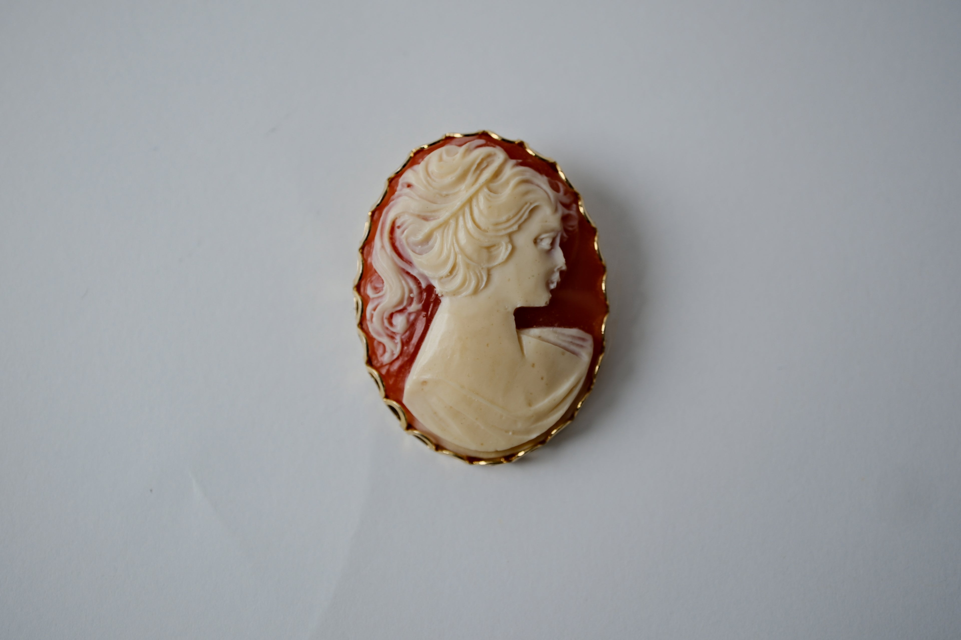 Vintage 1950s Cameo brooch portrait