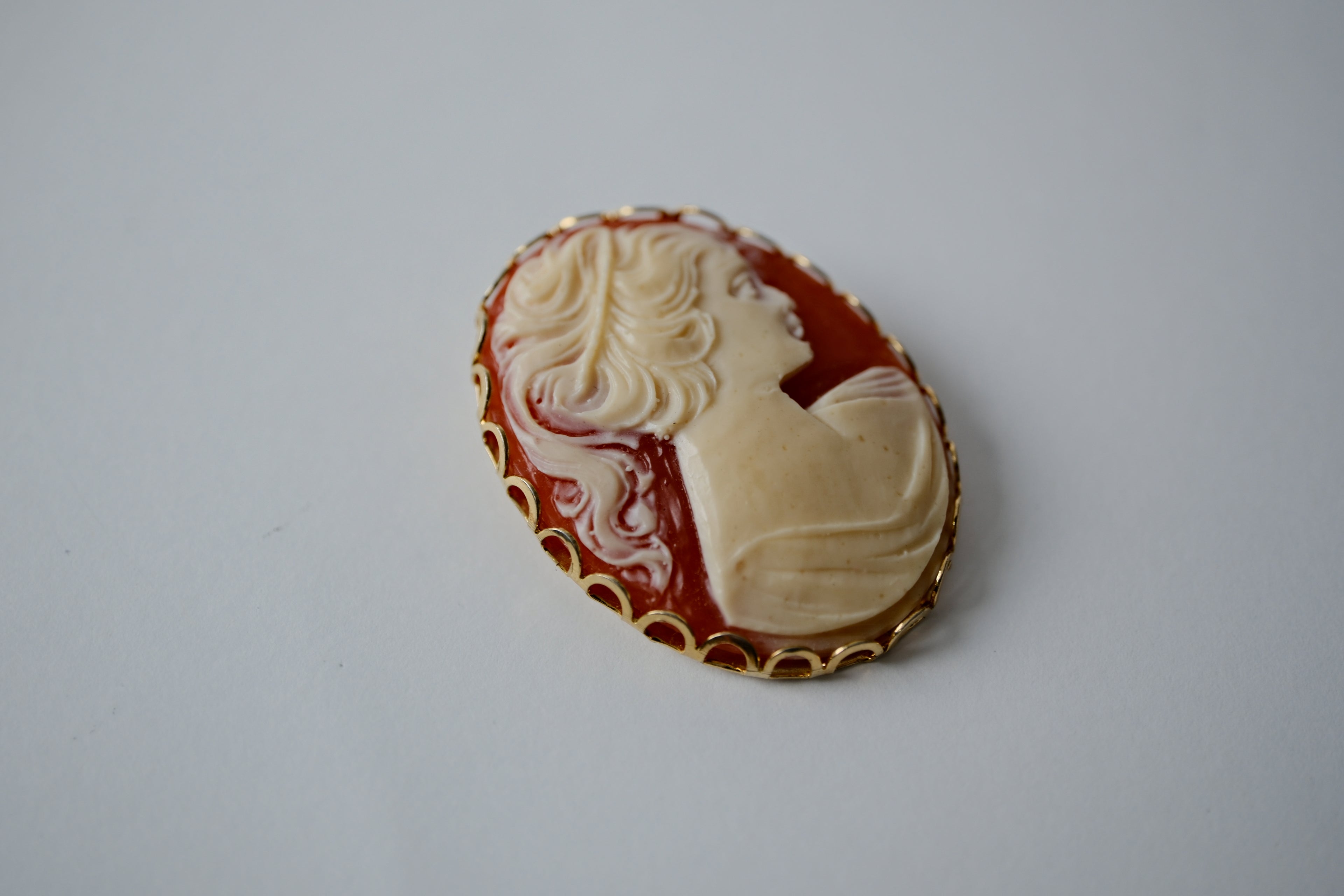 Vintage 1950s Cameo brooch portrait