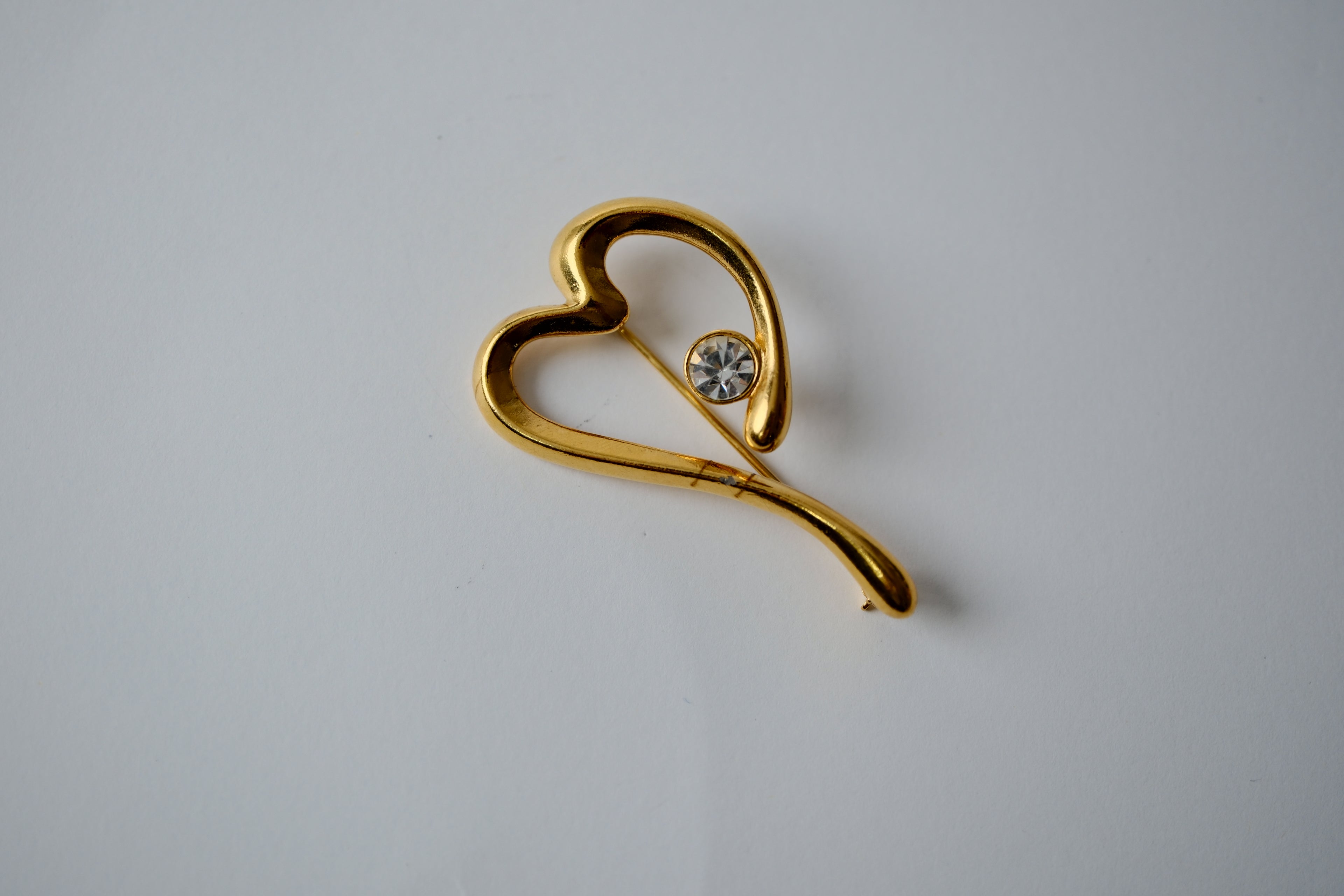 Vintage Open Gold Toned Heart brooch