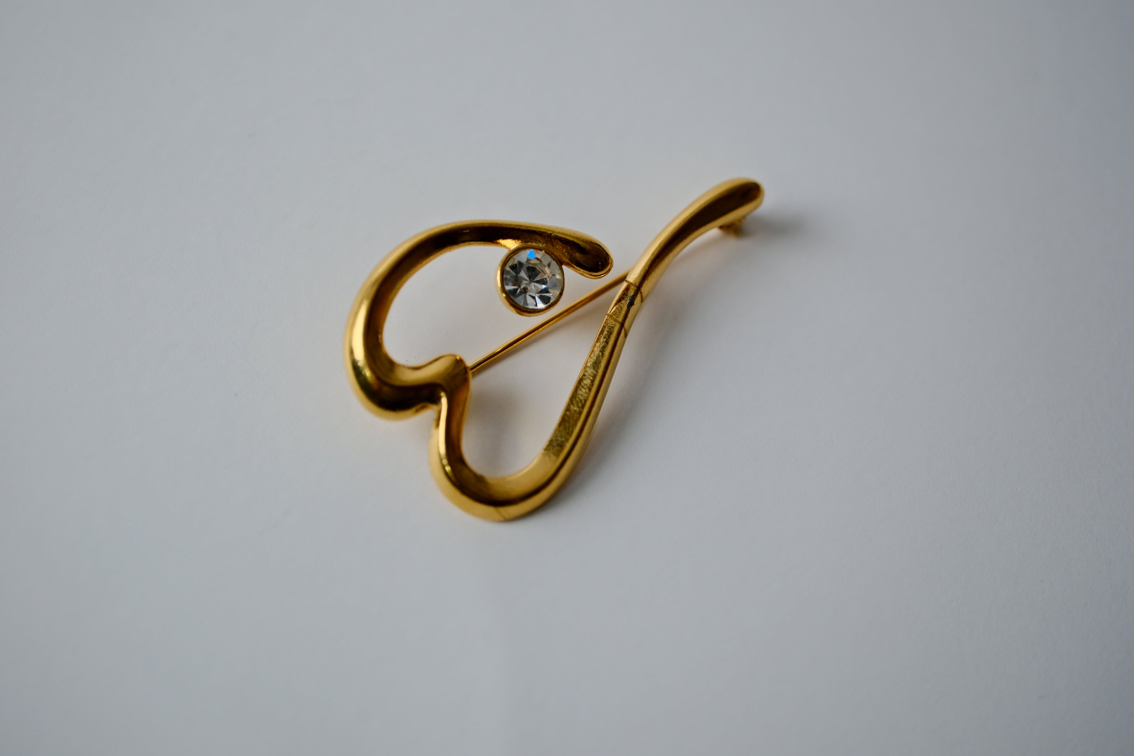Vintage Open Gold Toned Heart brooch