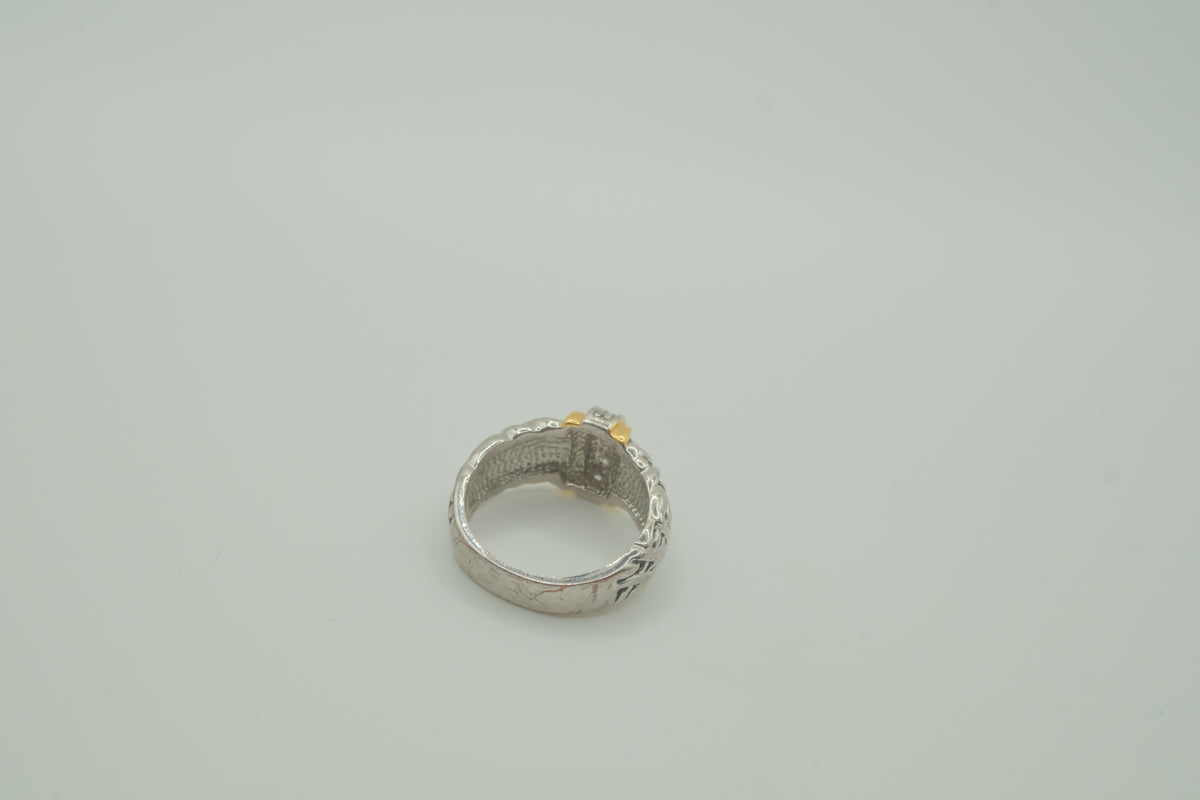 Two-tone statement band ring
