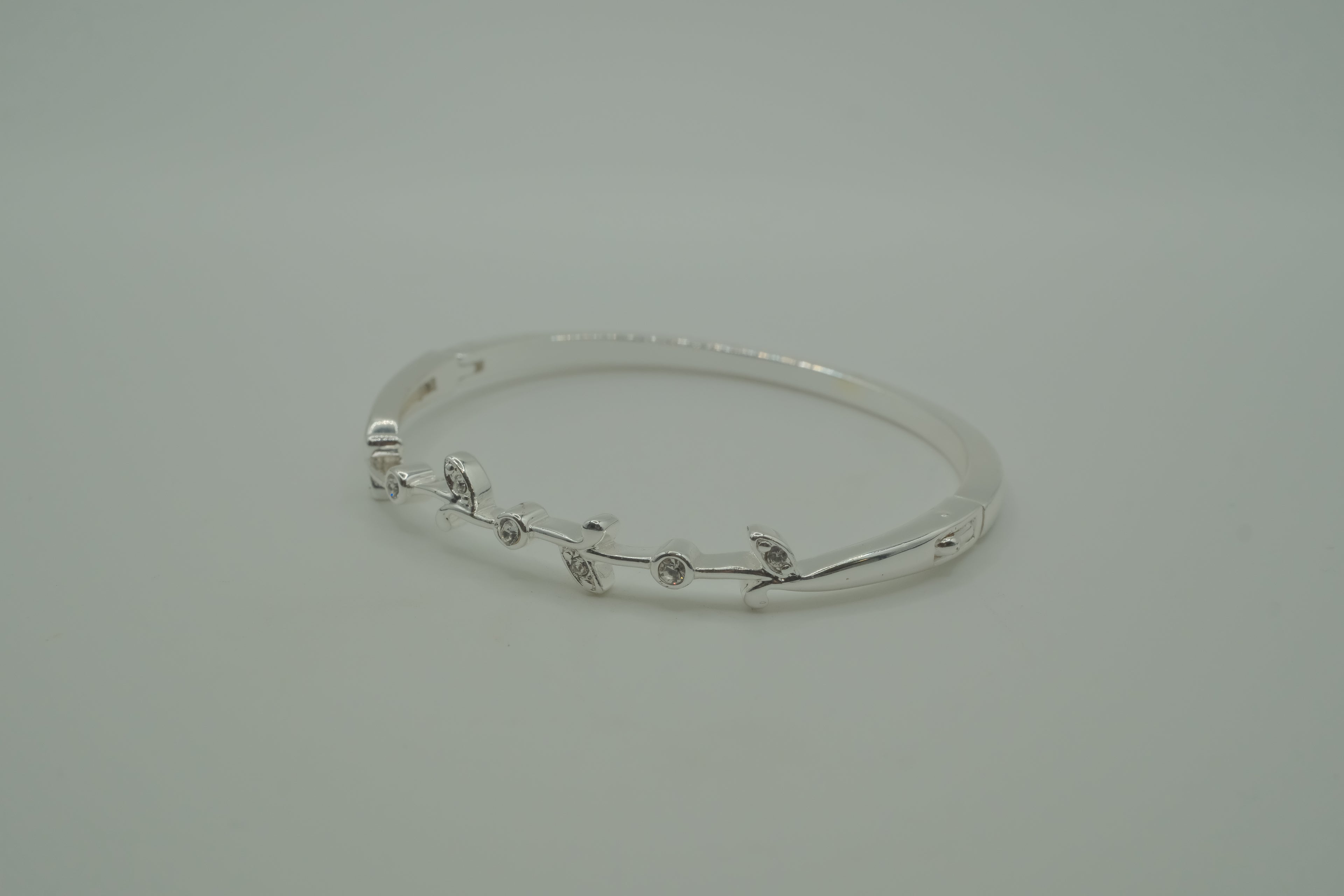 Vine and leaf bangle bracelet&nbsp;