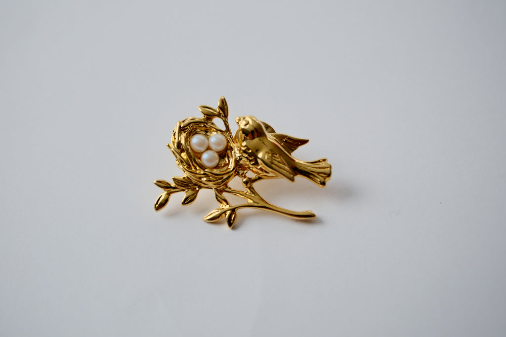 Vintage Avon Bird and Nest Brooch Pin