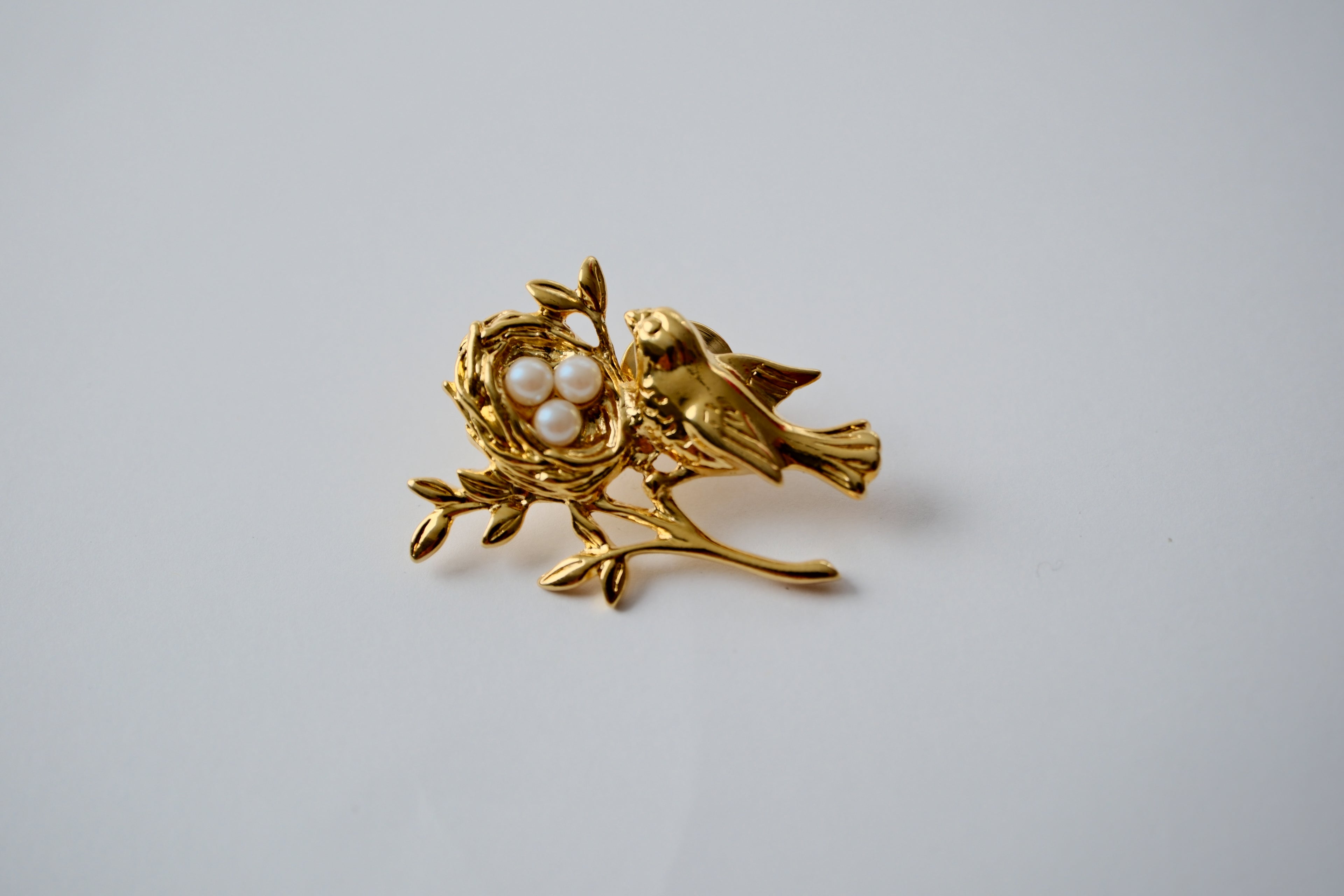 Vintage Avon Bird and Nest Brooch Pin