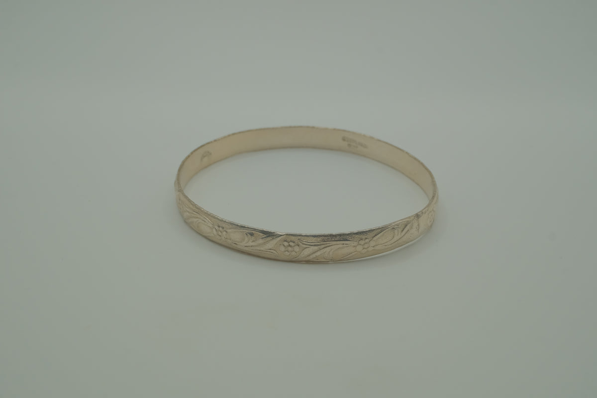 Vintage sterling silver bangle bracelet