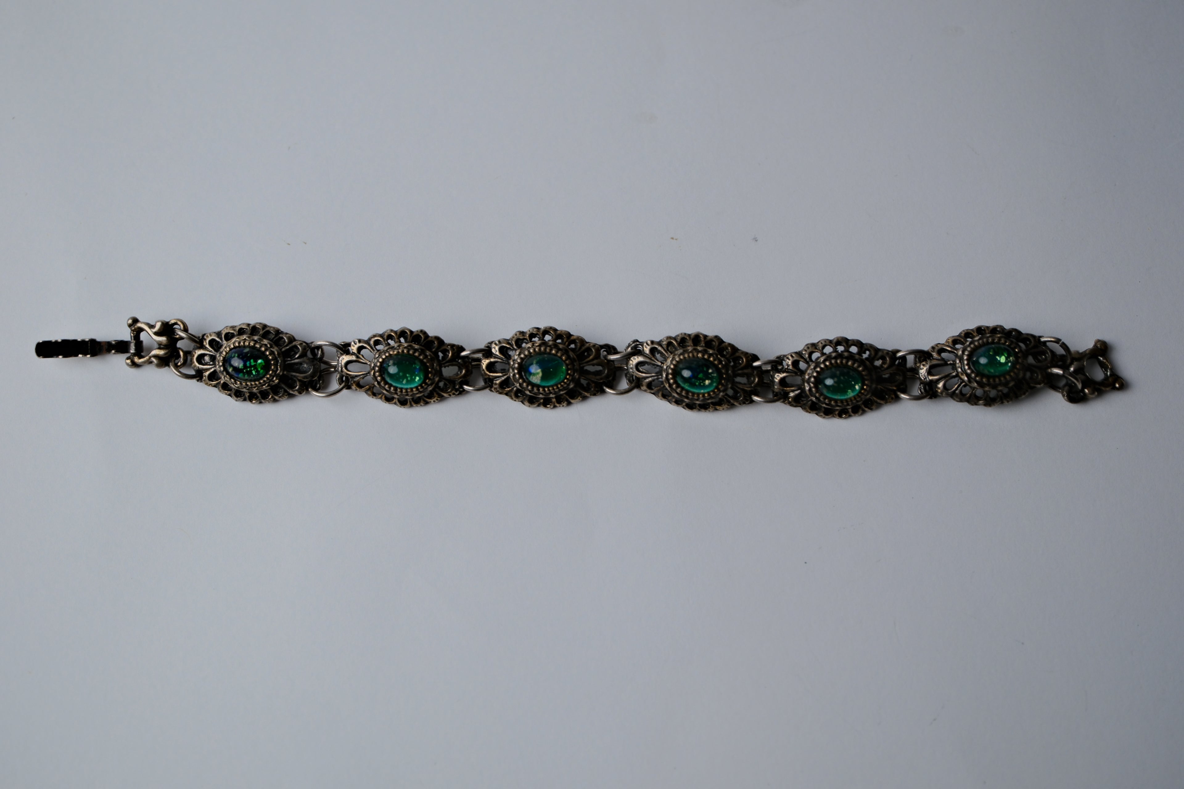 Vintage Silver Tone Green Cabochon Links Bracelet