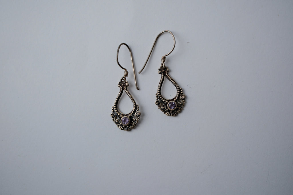 Sterling silver dangle earrings with purple amethyst stones&nbsp;