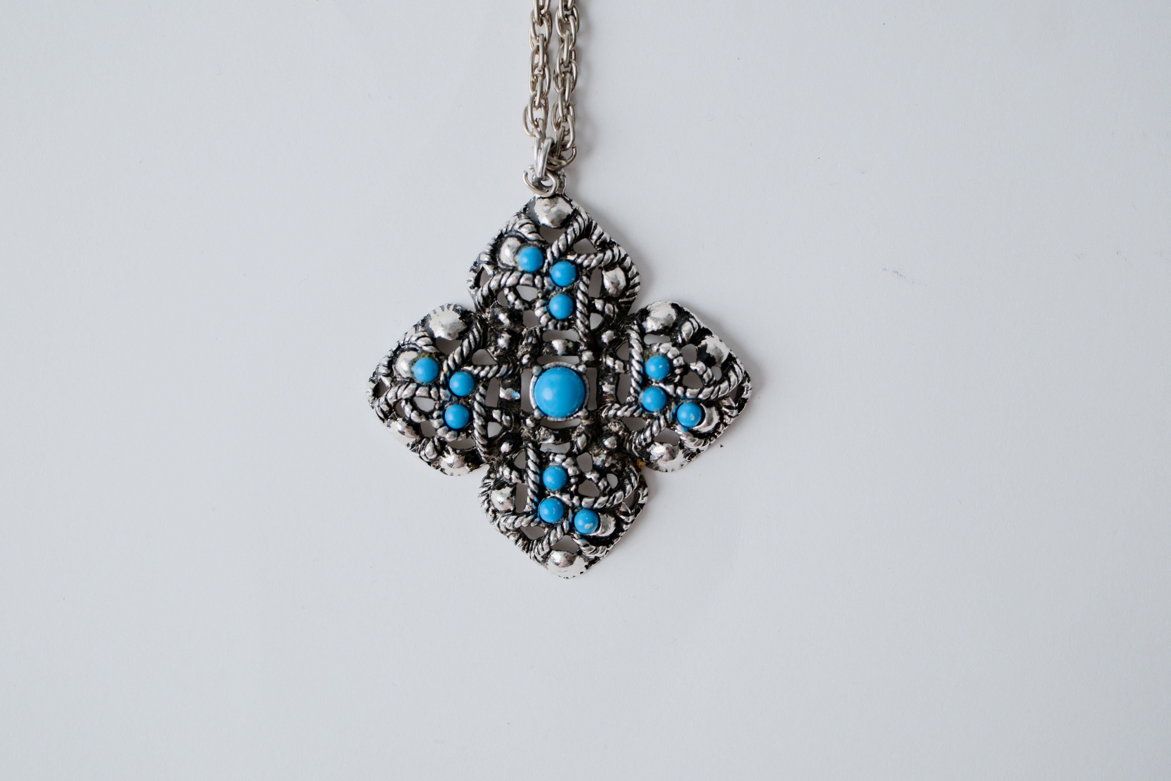 Vintage Avon Sierra Maltese Cross pendant necklace