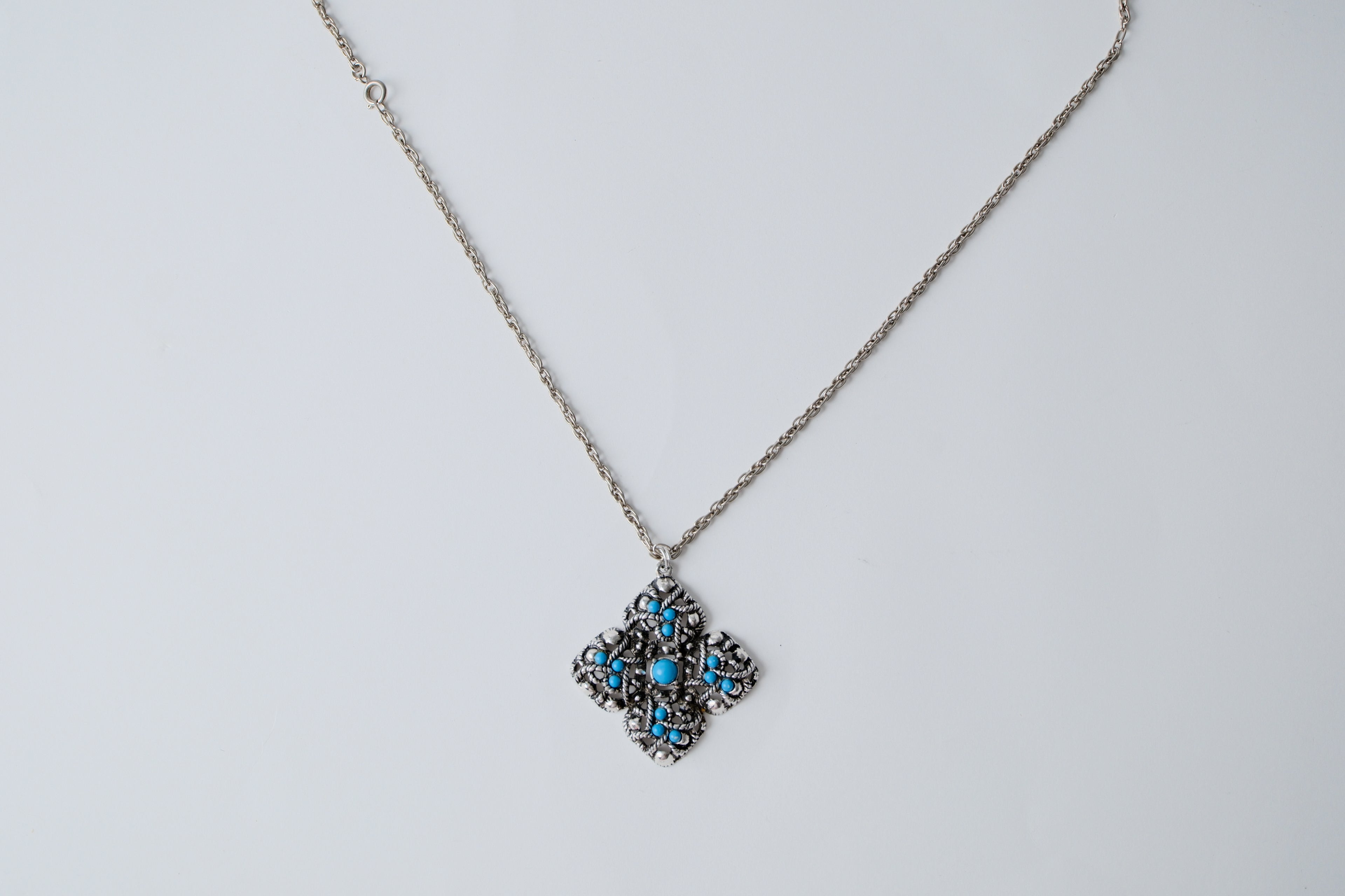 Vintage Avon Sierra Maltese Cross pendant necklace