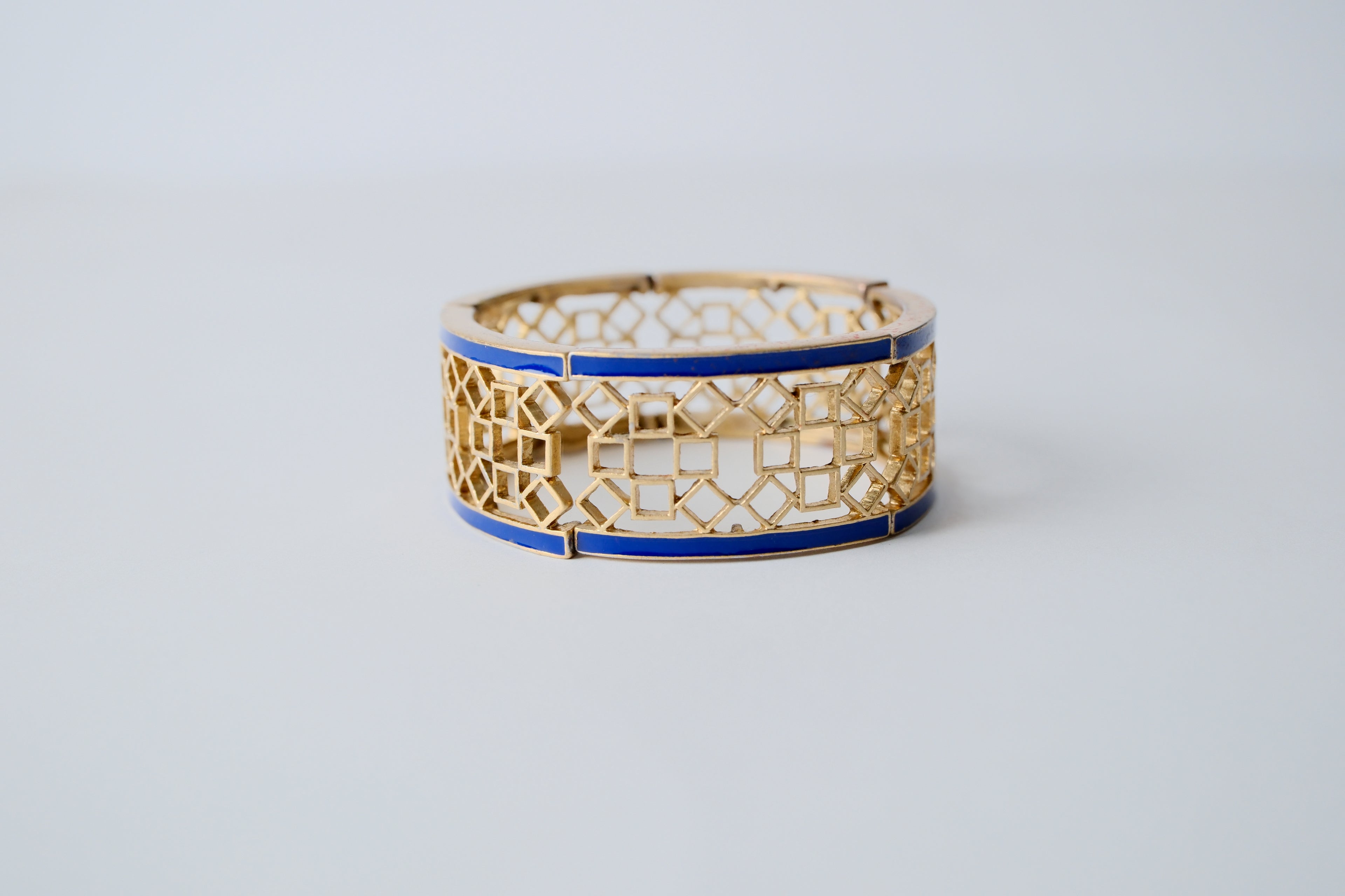 Lia Sophia gold toned stretchy Bangle