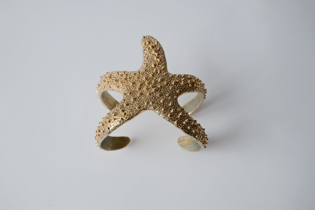 Vintage gold-toned, textured starfish cuff bracelet&nbsp;