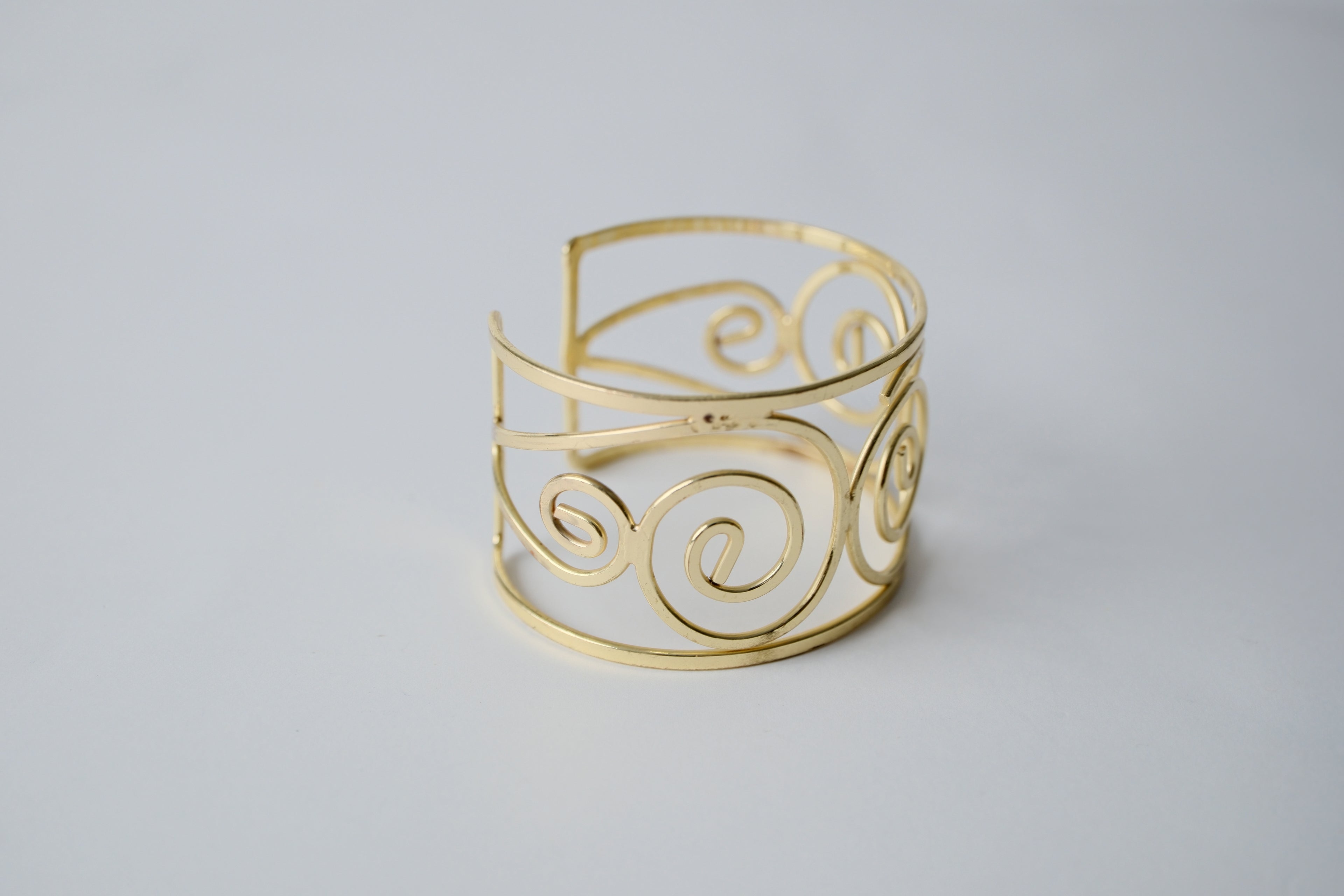 Vintage gold toned spiral cuff bracelet