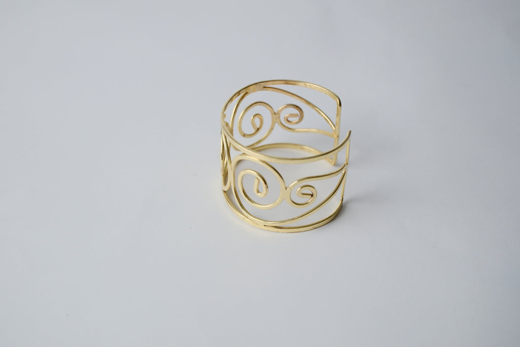 Vintage gold toned spiral cuff bracelet