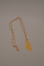 Gold toned Oak leaf pendant necklace