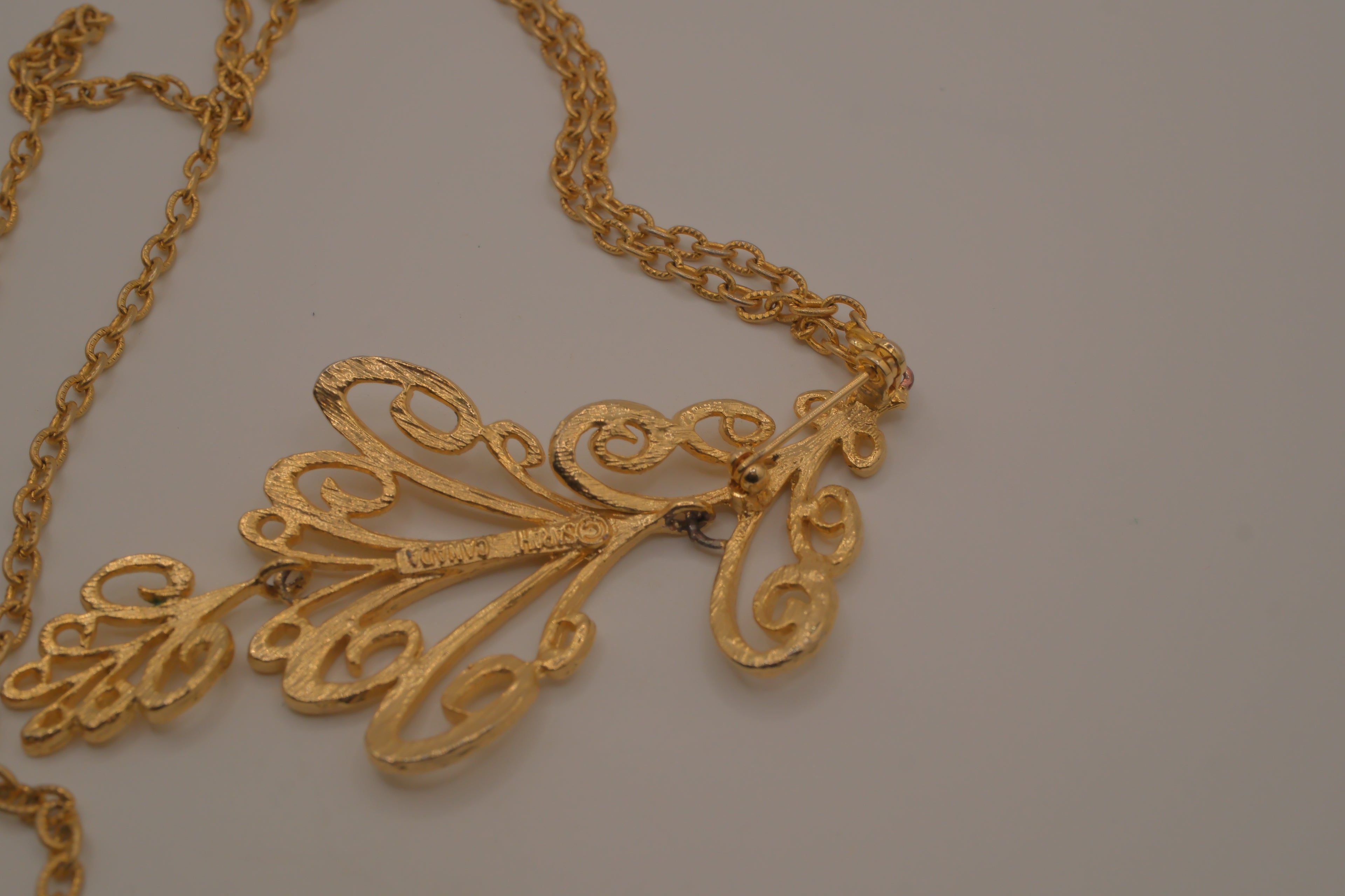 1960s vintage Sarah Coventry textured scroll design dangle pendant/brooch