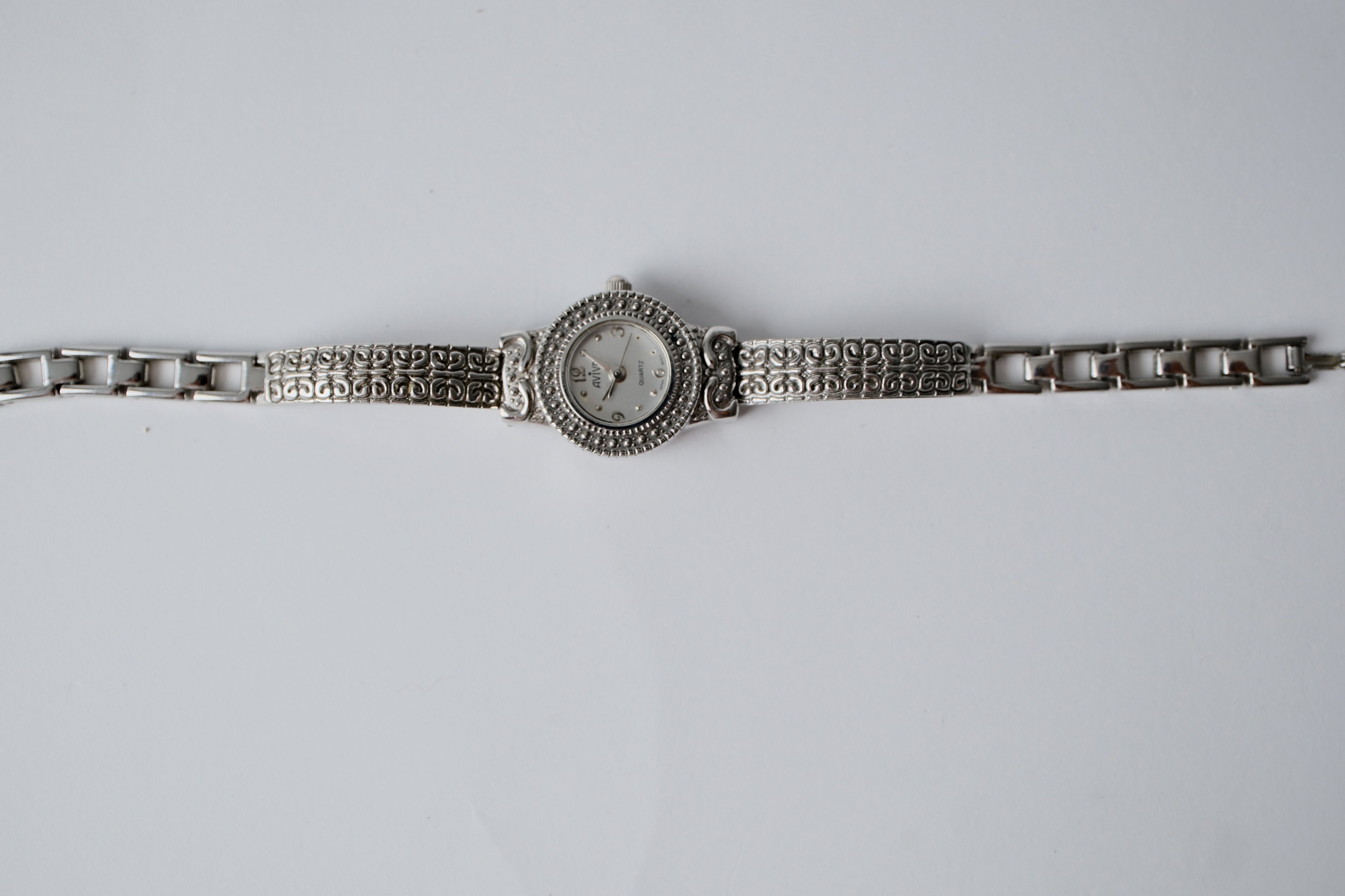 Vintage Aviva Patterned silver tone Watch