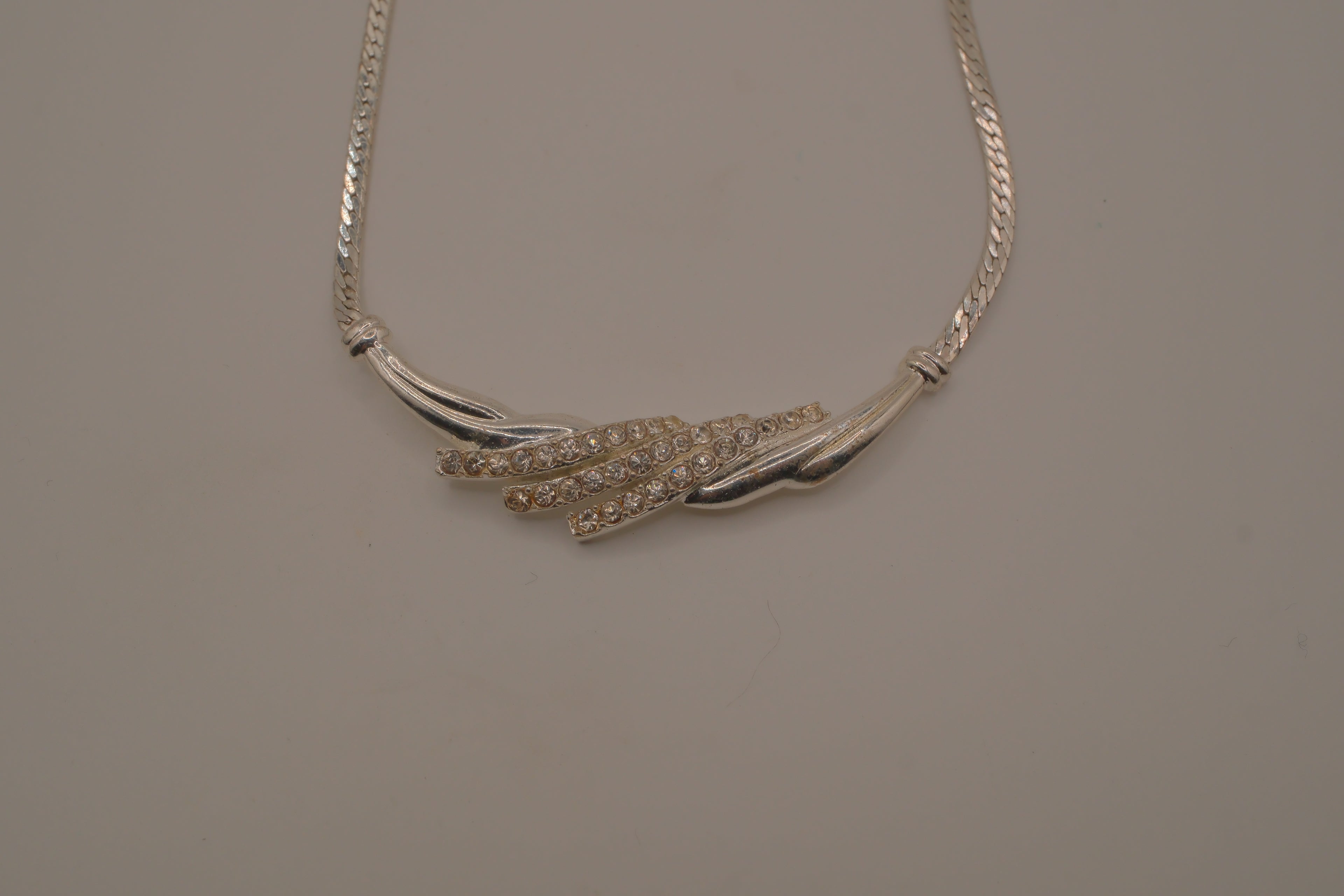 Vintage Avon silver-tone herringbone necklace