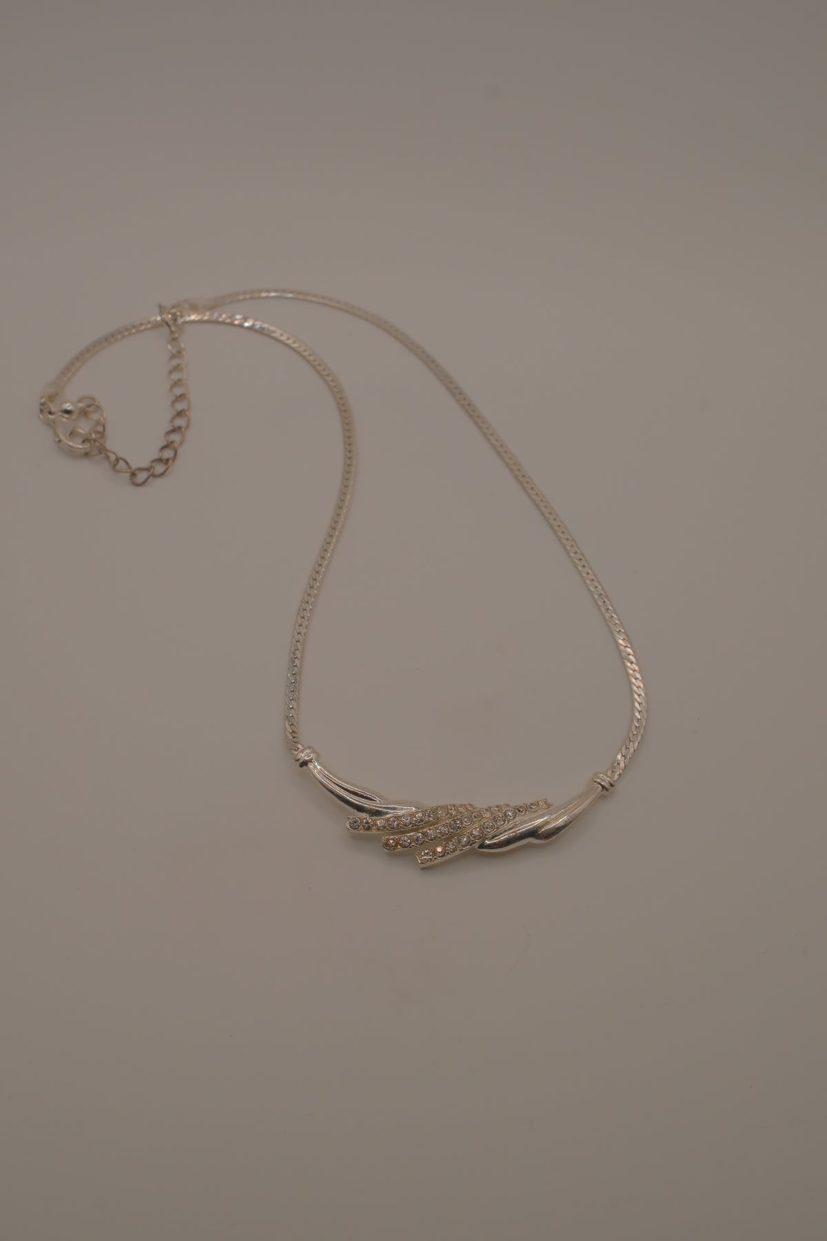 Vintage Avon silver-tone herringbone necklace