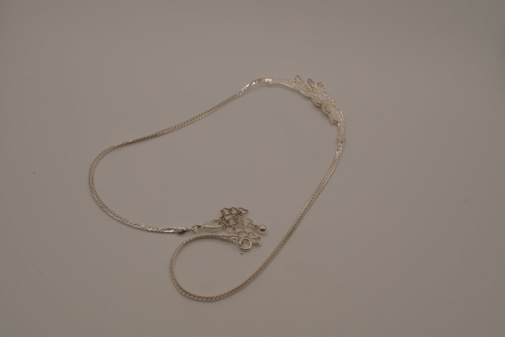 Vintage Avon silver-tone herringbone necklace