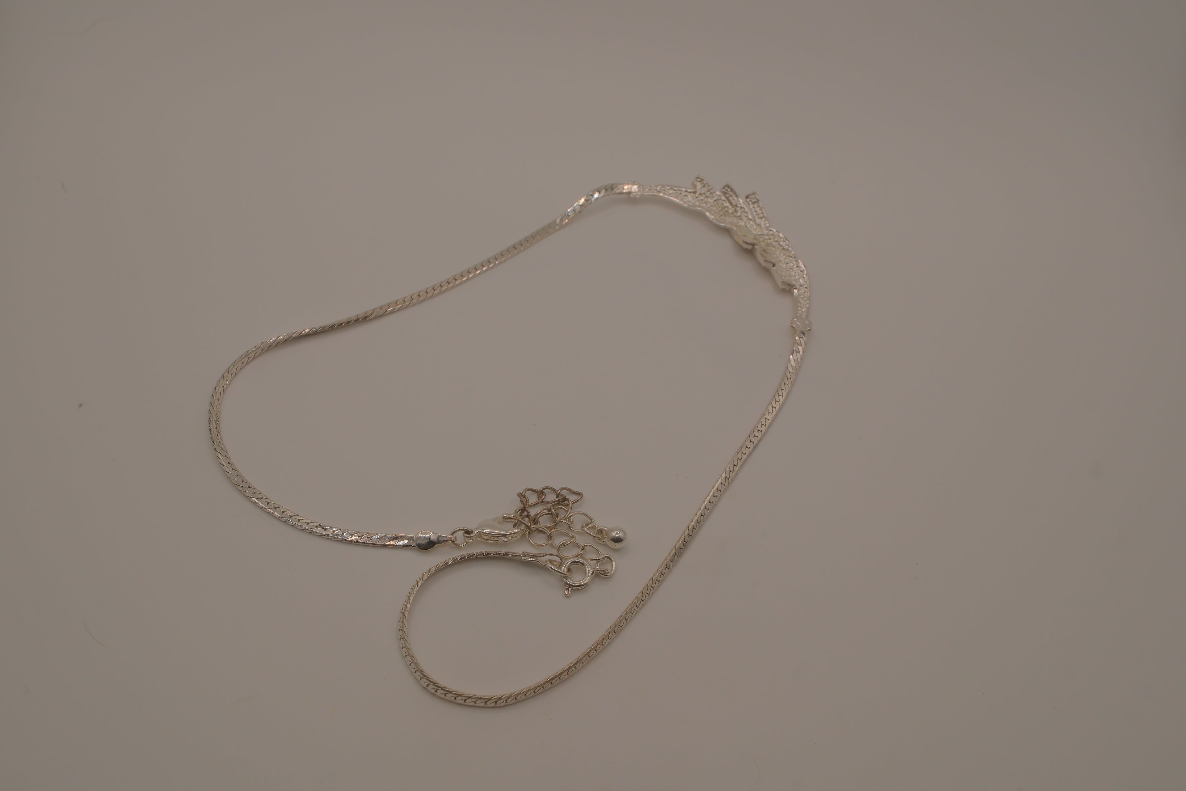 Vintage Avon silver-tone herringbone necklace